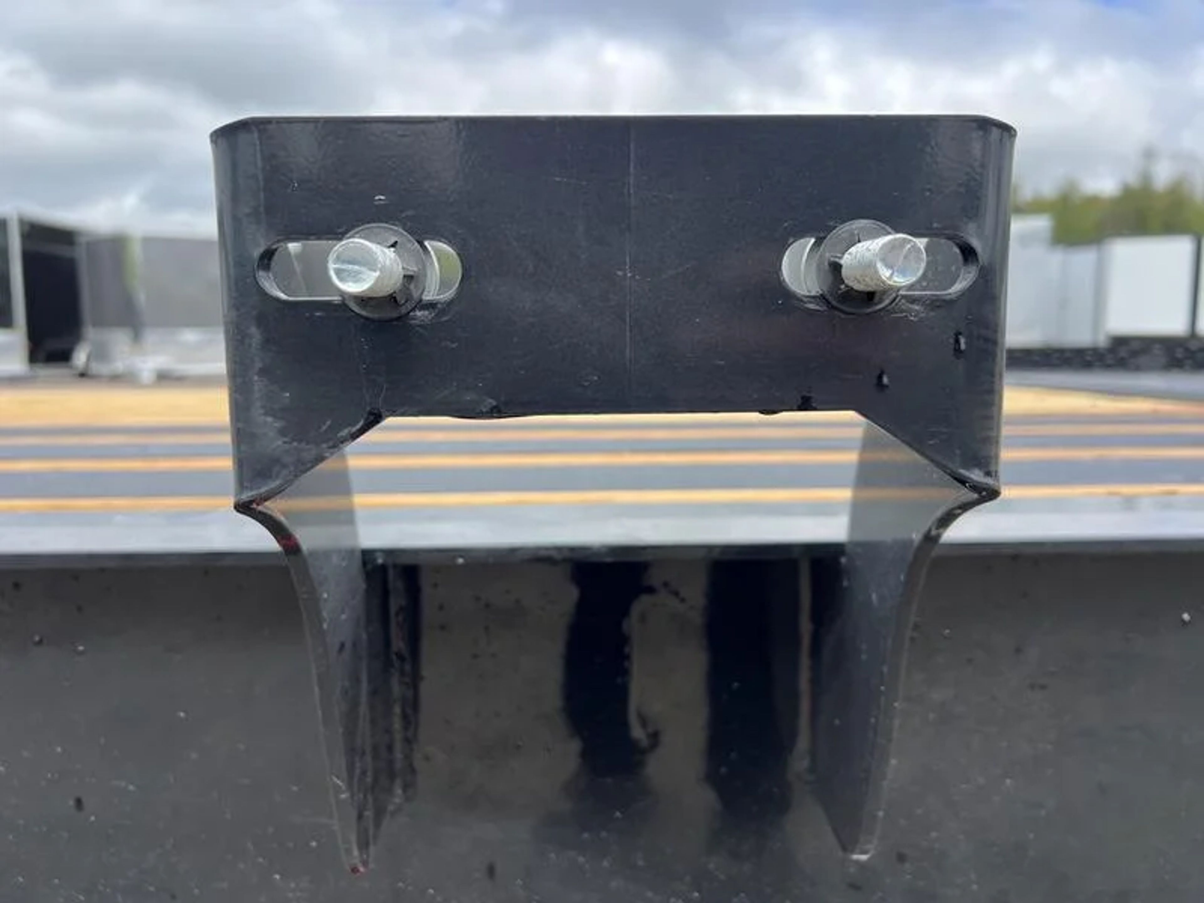 2024 Diamond C 7X24 20K Tilt Deck Equipment Trailer w/Spare Mount — view 4