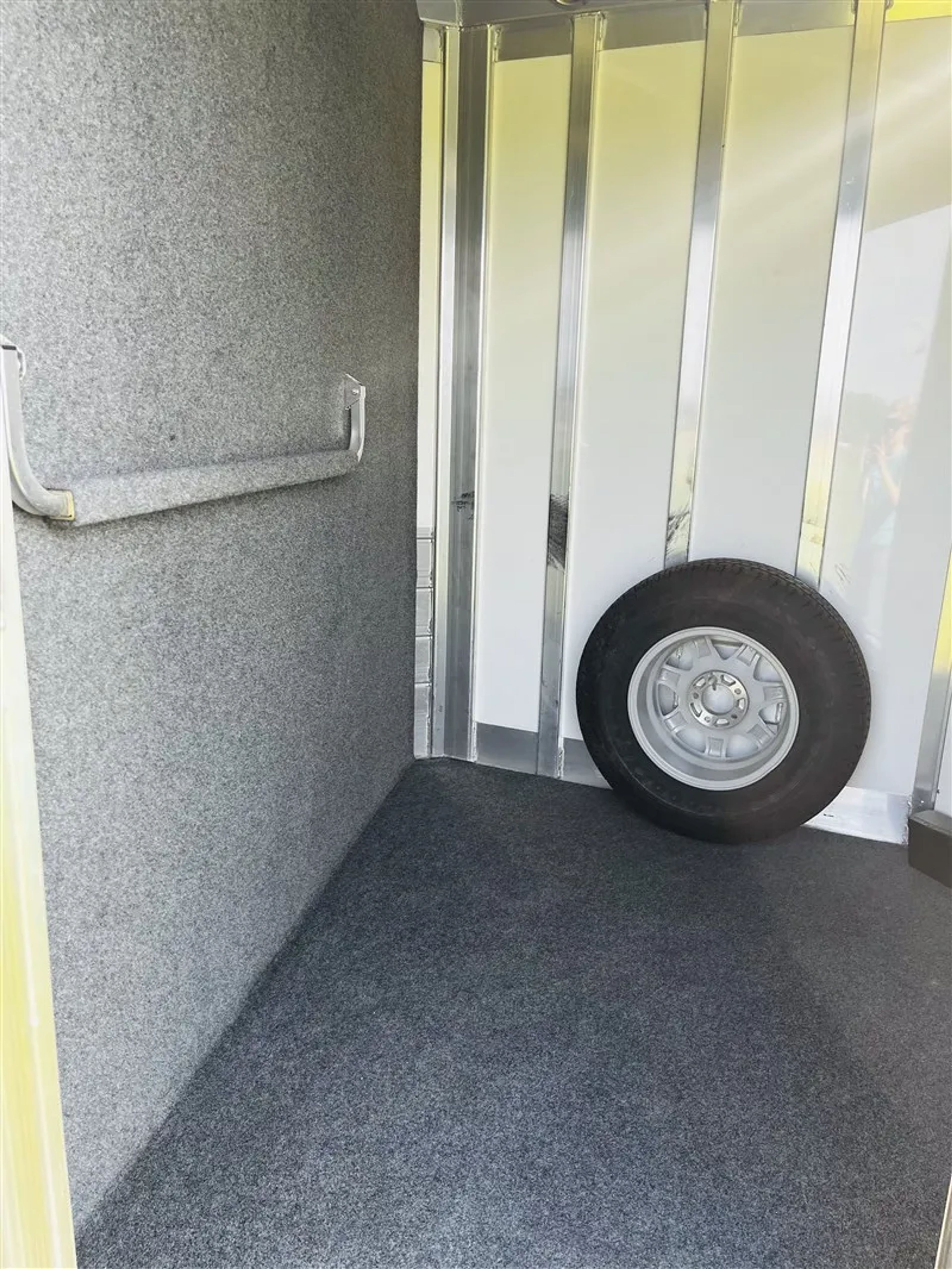 2015 4 Star 2 Horse Slant Load Bumper Pull — view 11