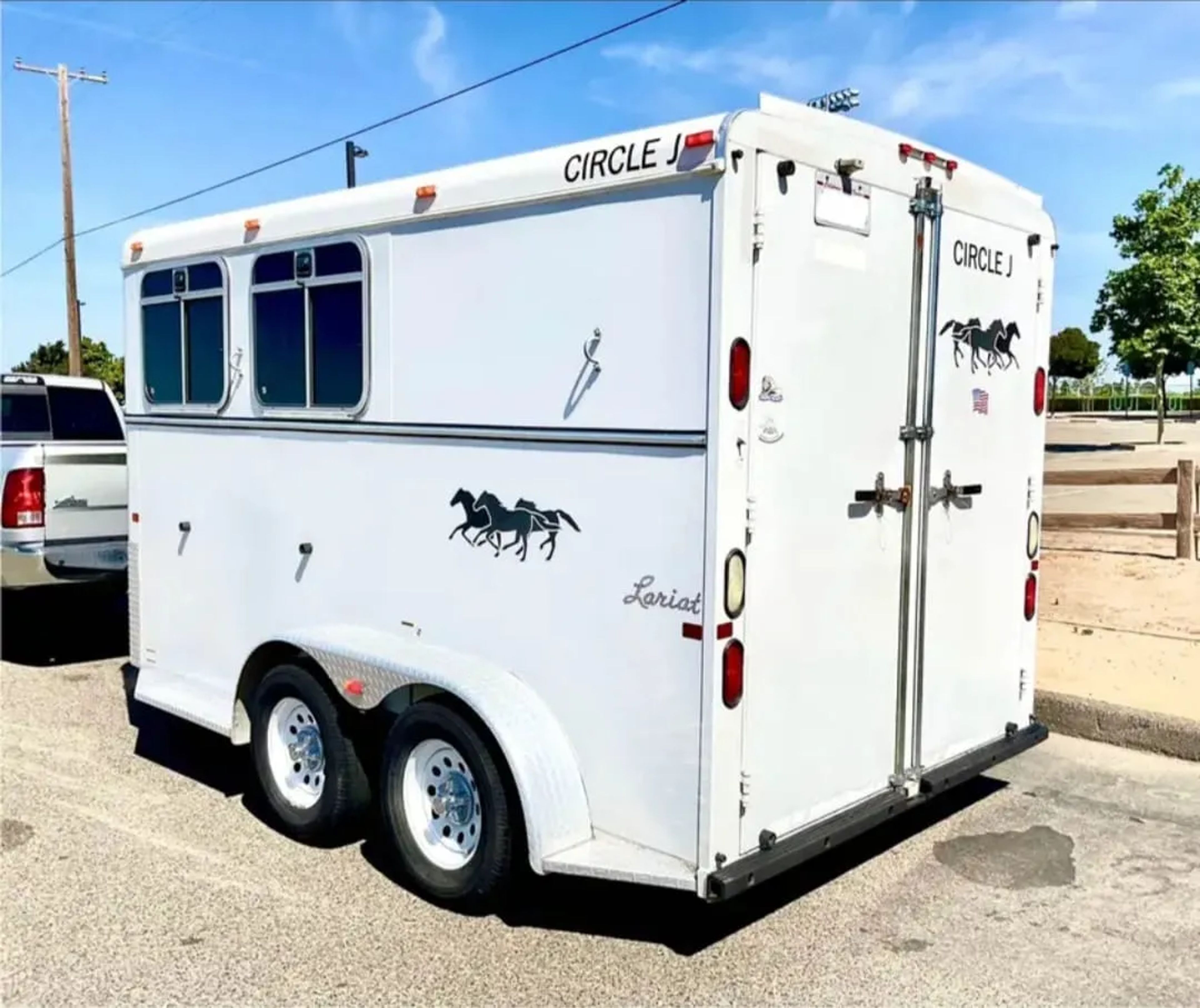 2007 Circle J 2 Horse Trailer Slant Load — view 9