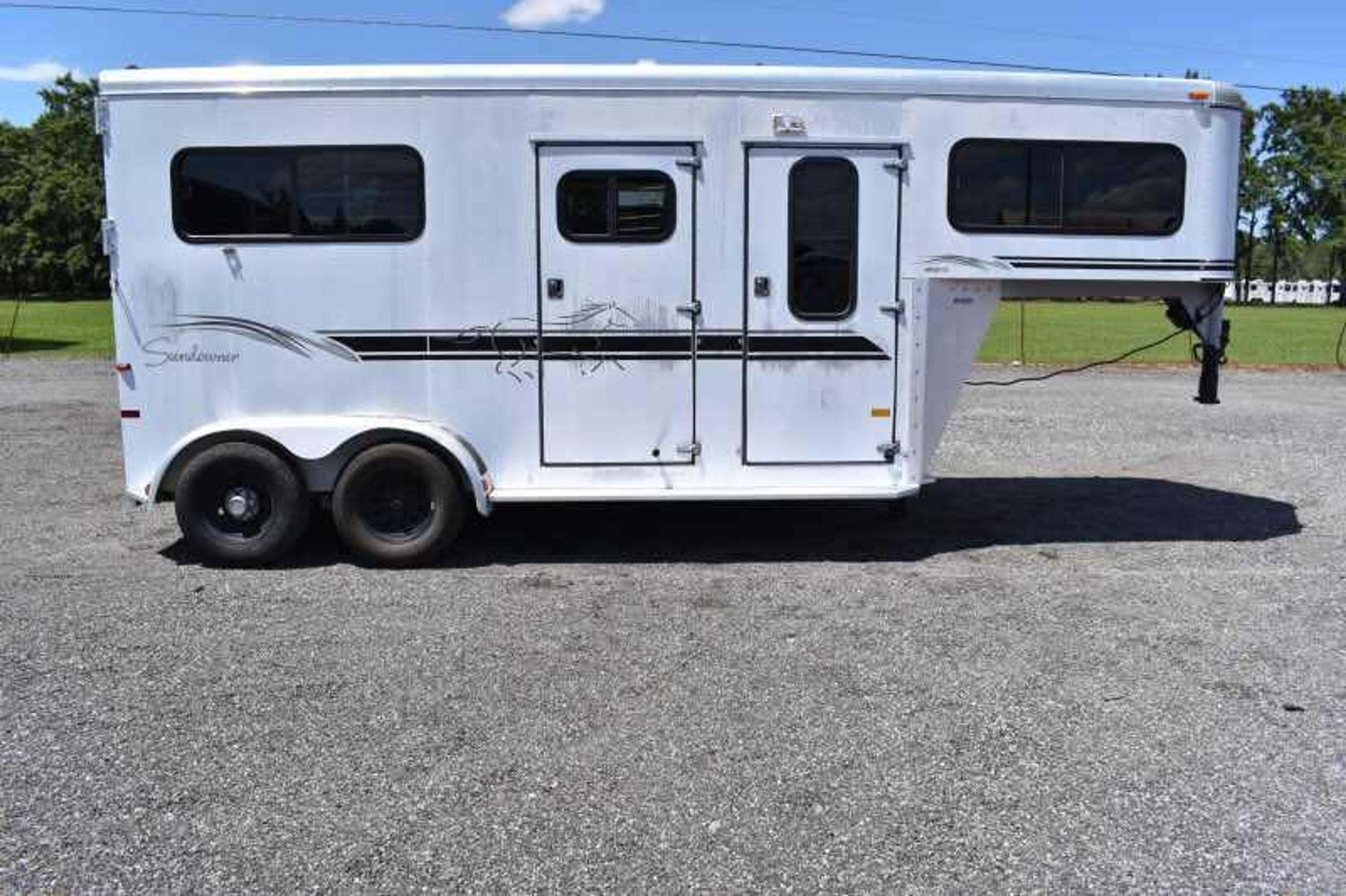 2000 Sundowner 7204GNST 2 Horse Trailer — view 23