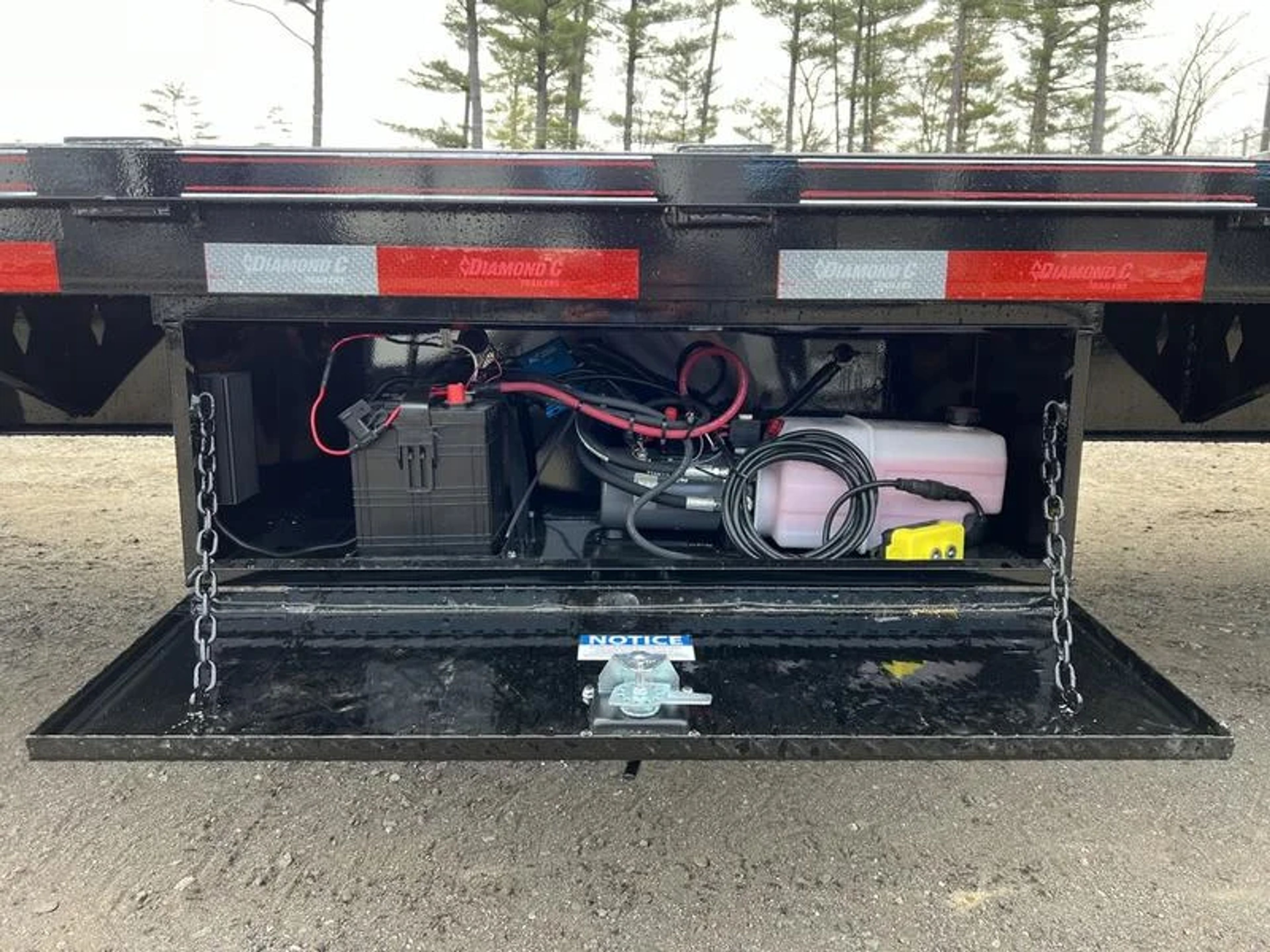 2024 Diamond C 8.5×35 25K Gooseneck Equipment Trailer w/Spare Mount — view 10