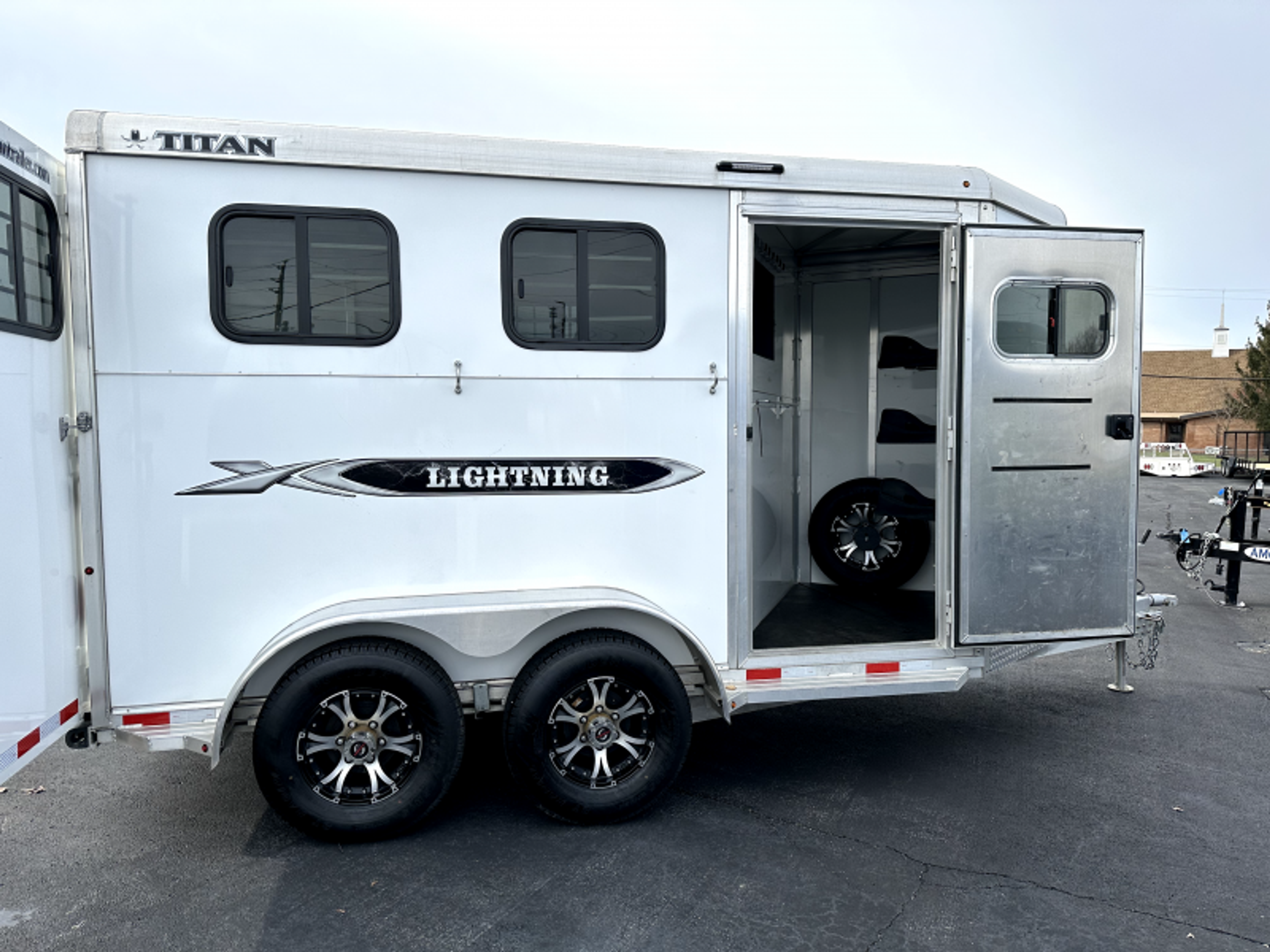 2021 Titan 2 Horse Trailer — view 3