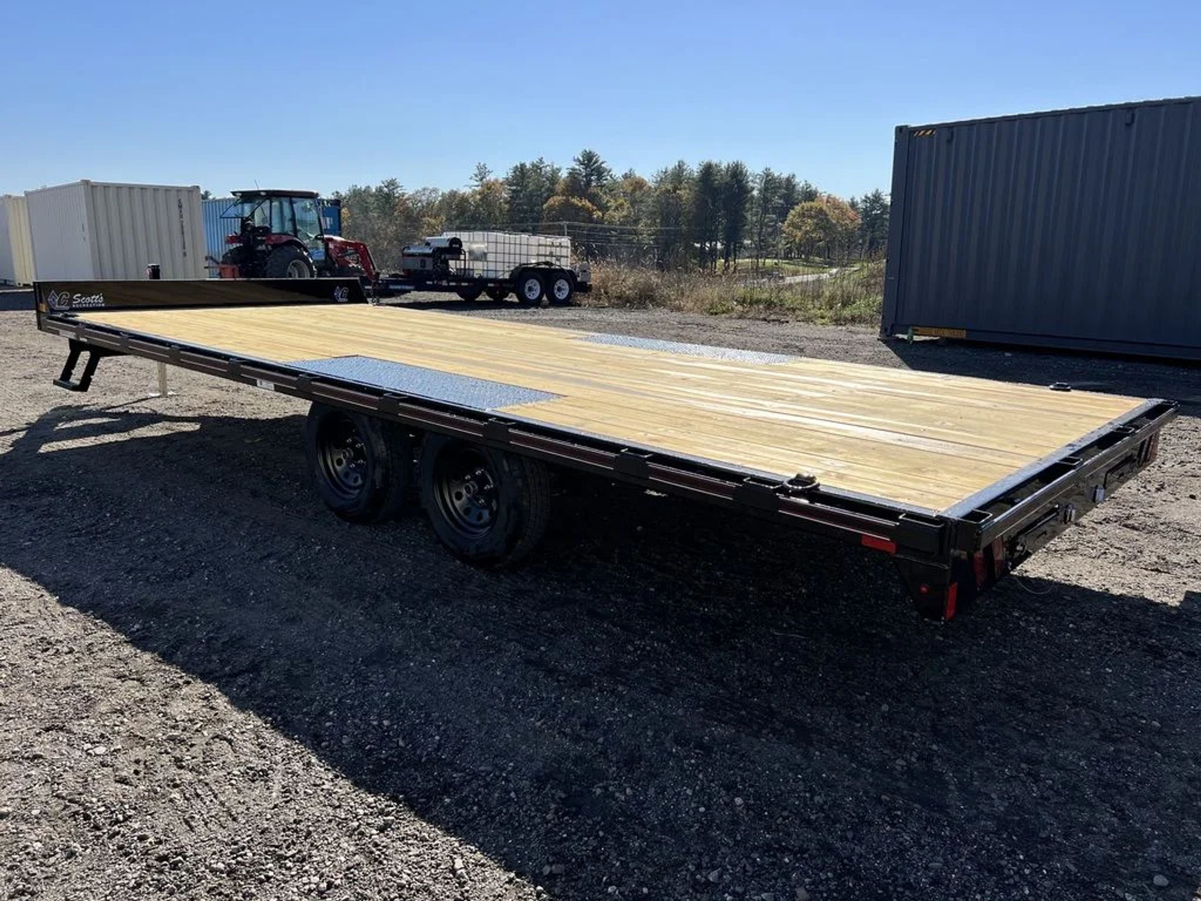 2024 Diamond C 8.5×20 7K Deckover Trailer w/Slide-In Ramps — view 13