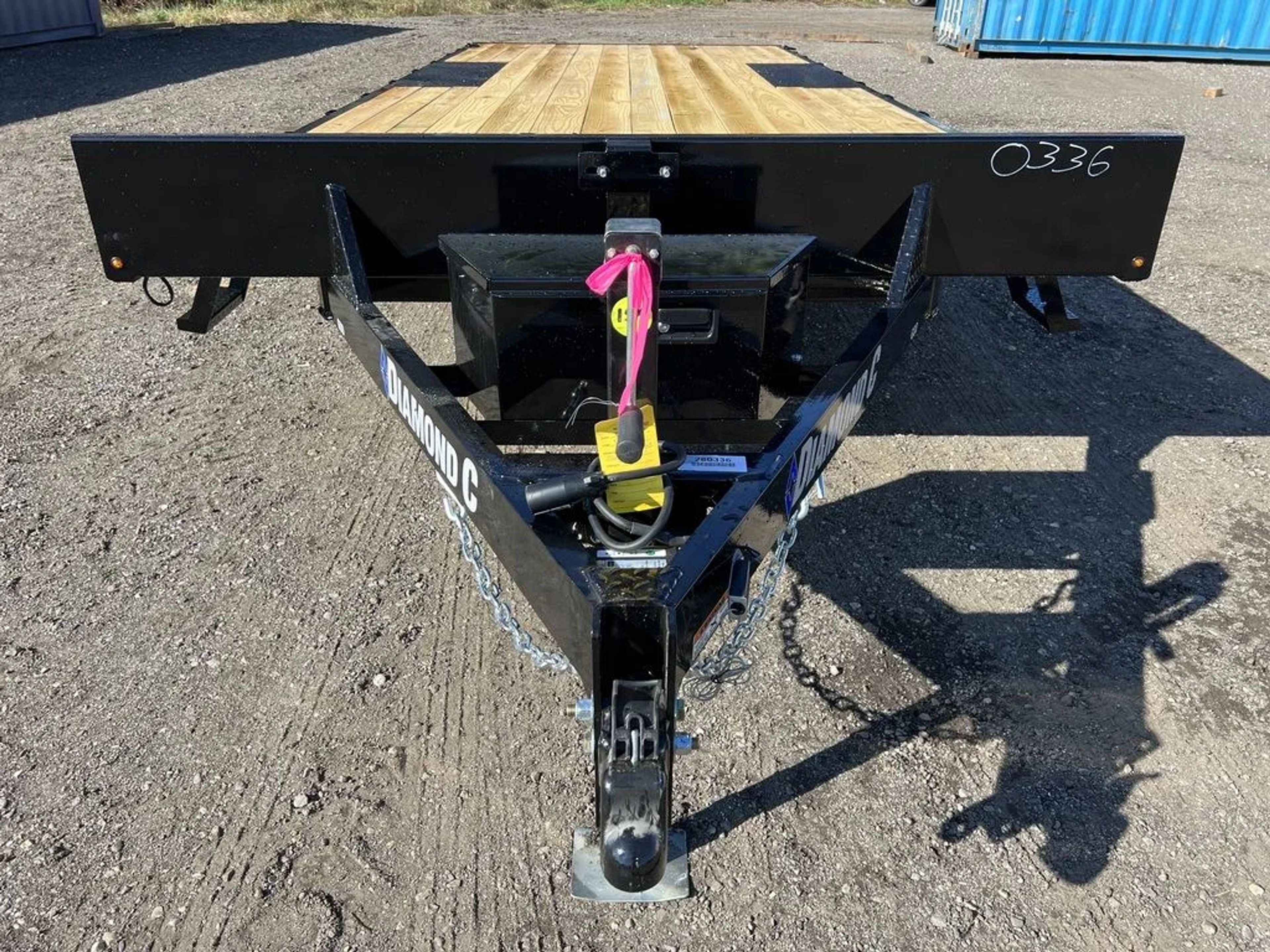 2024 Diamond C 8.5×20 7K Deckover Trailer w/Slide-In Ramps — view 2