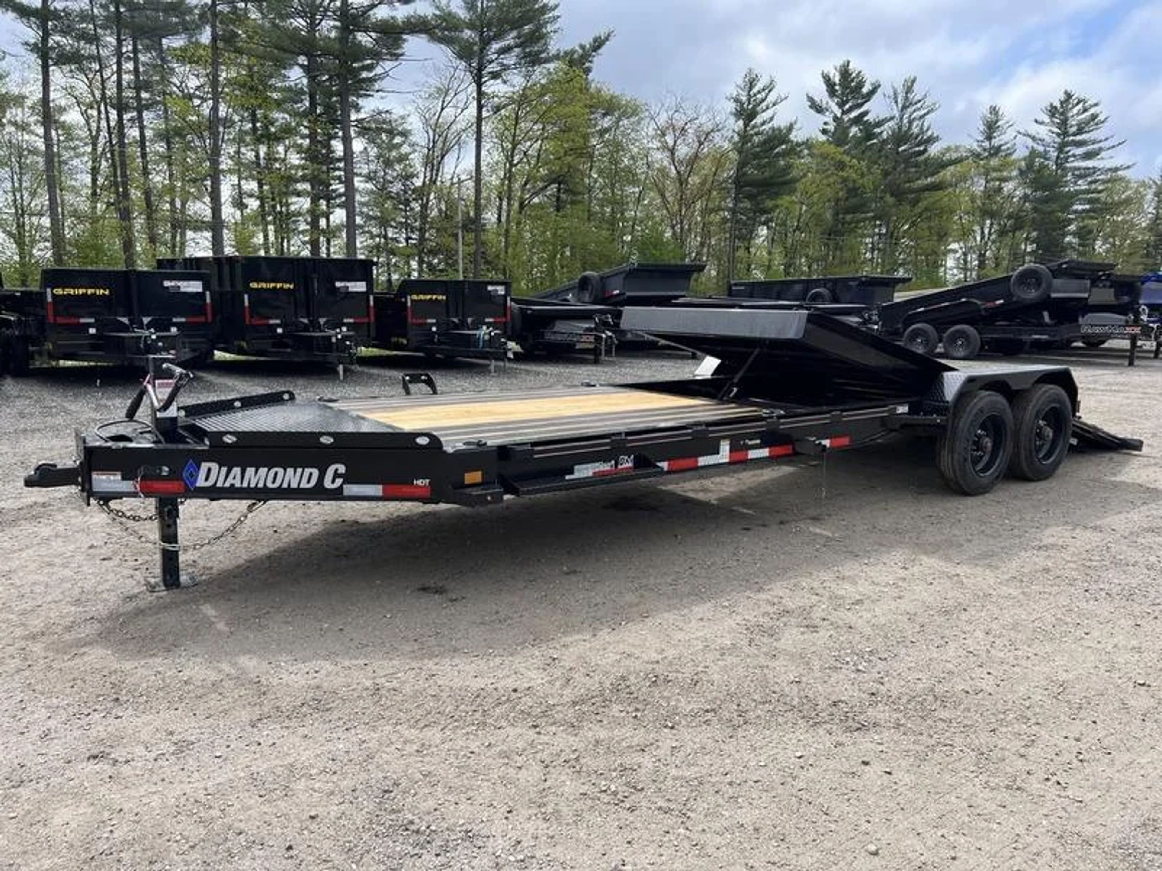 2024 Diamond C 7X24 20K Tilt Deck Equipment Trailer w/Spare Mount — view 3