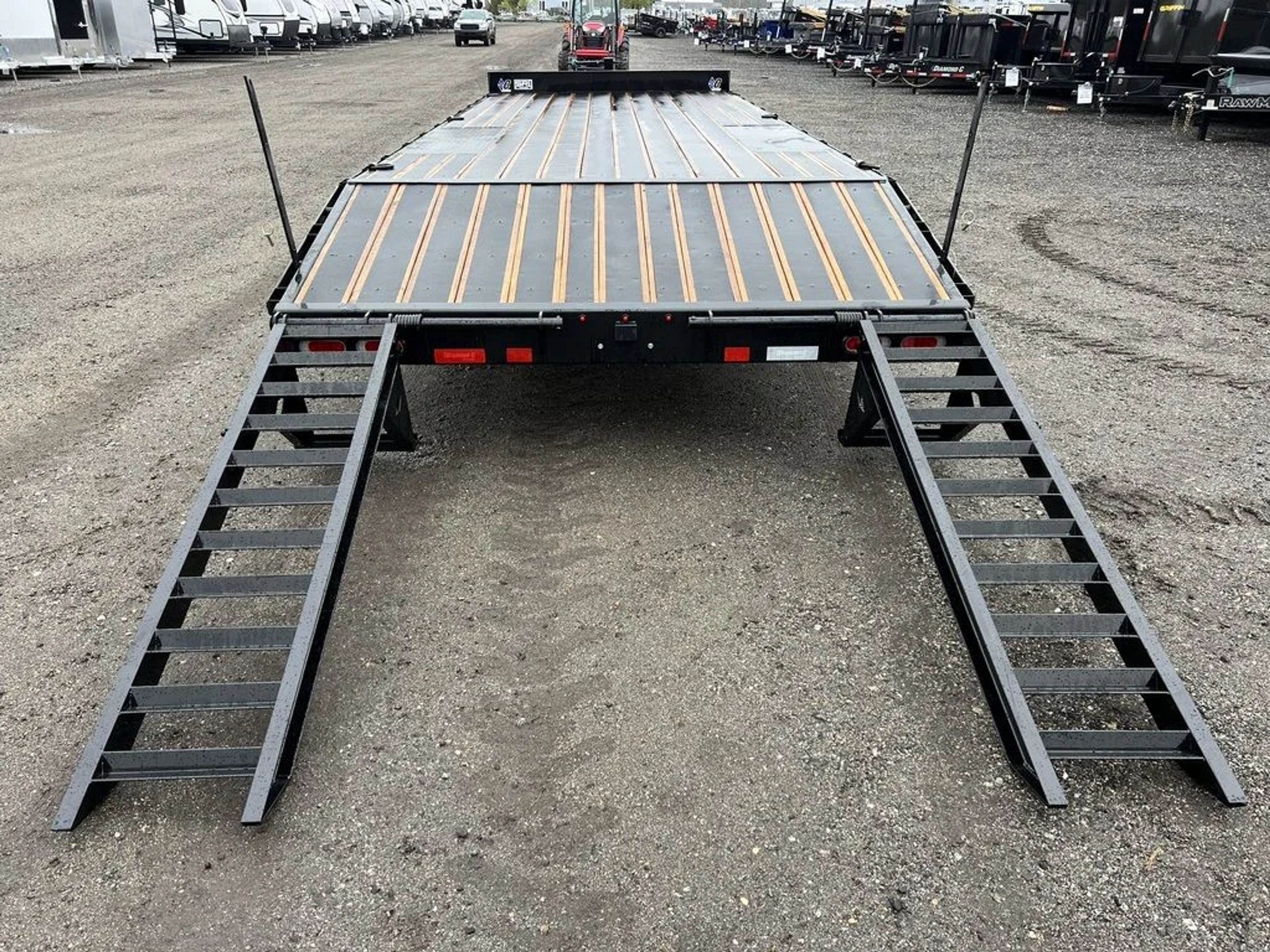 2024 Diamond Deckover Equipment Trailer — view 8