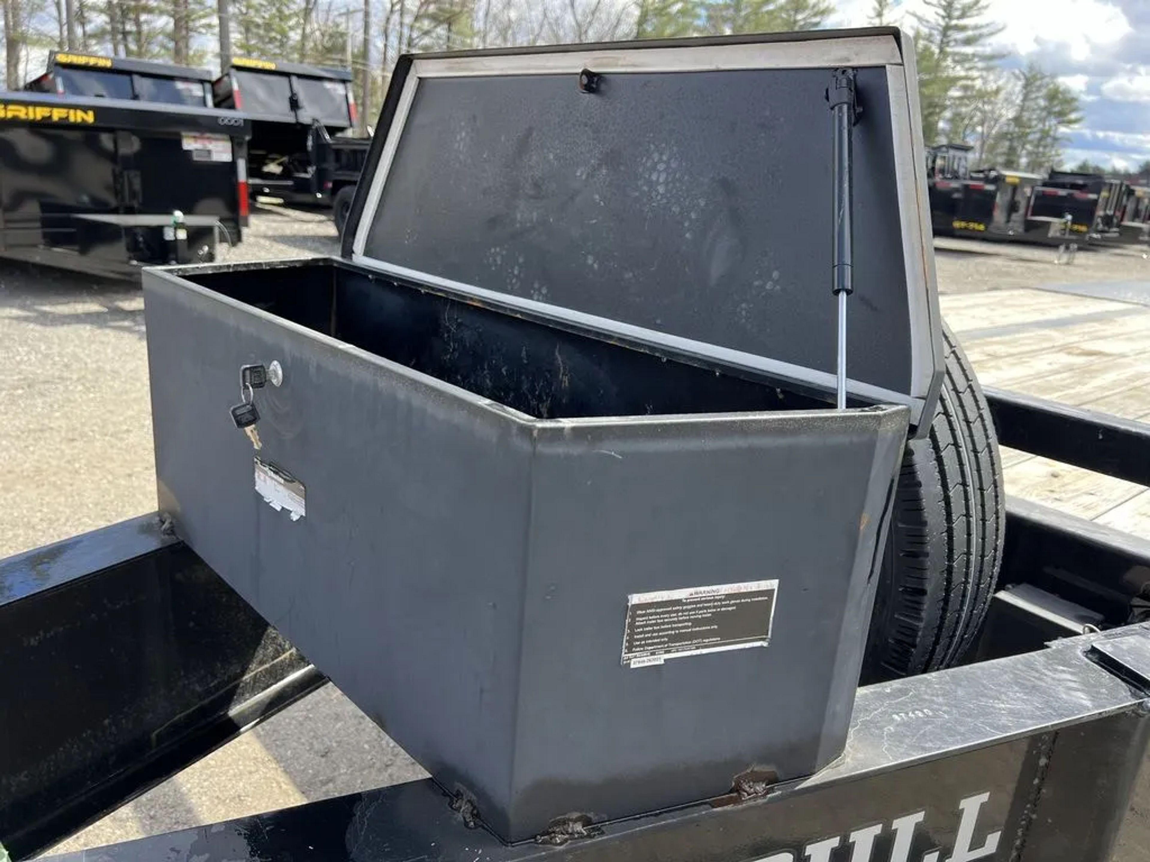 2022 Iron Bull Trailers 8.5×25 22K Deckover Equipment Hauler w/Rampage Ramps — view 7