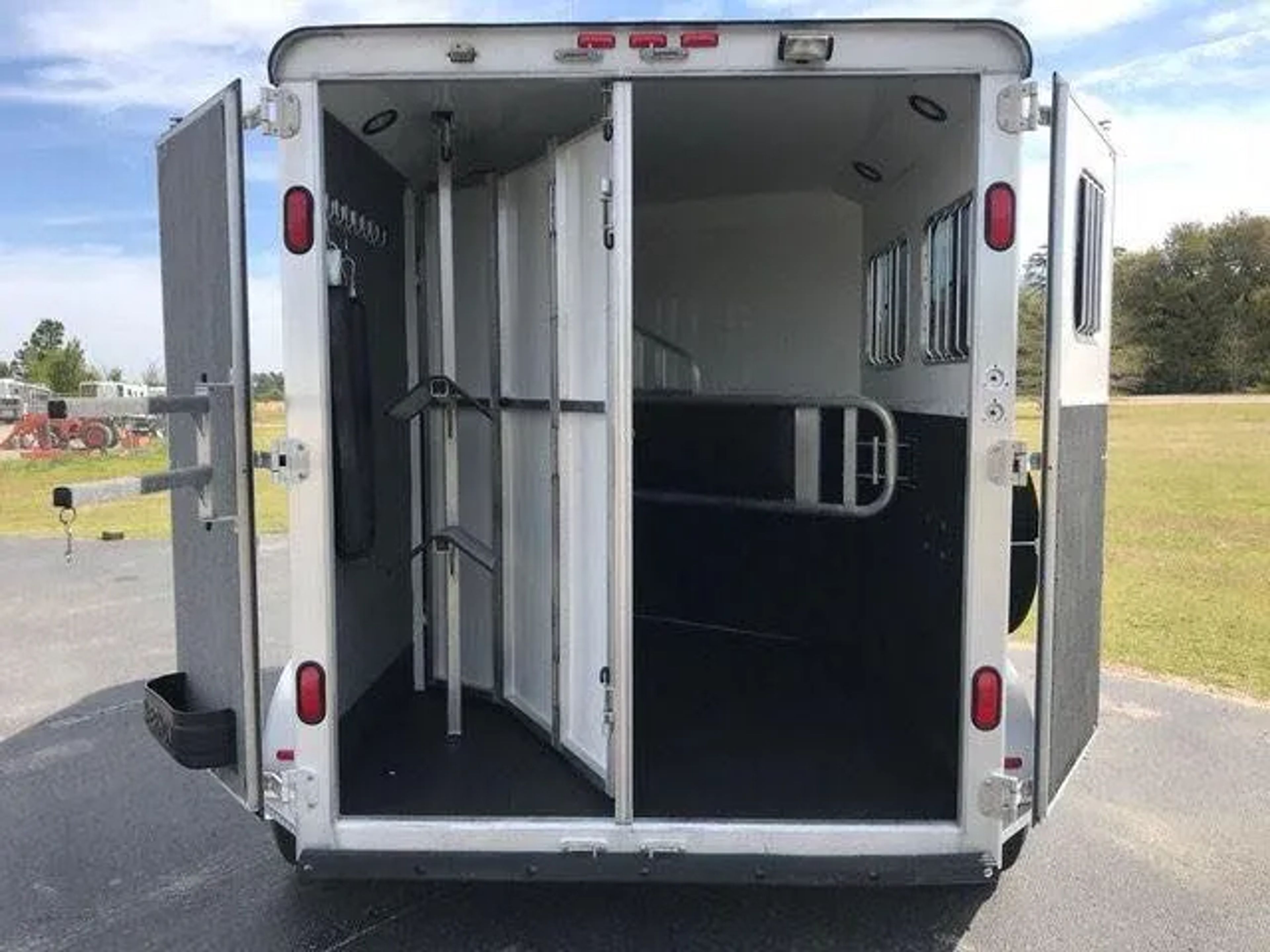 2010 Merhow 2 Horse Slant — view 16