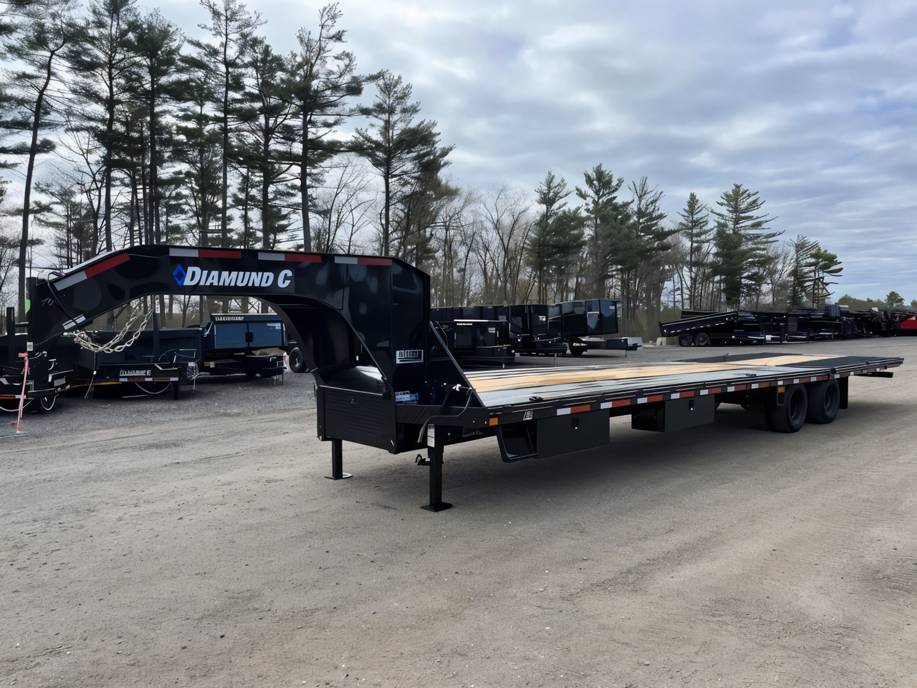 2024 Diamond C 8.5×35 25K Gooseneck Equipment Trailer w/Spare Mount