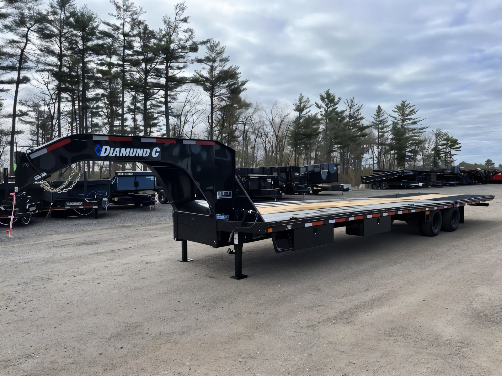 2024 Diamond C 8.5×35 25K Gooseneck Equipment Trailer w/Spare Mount