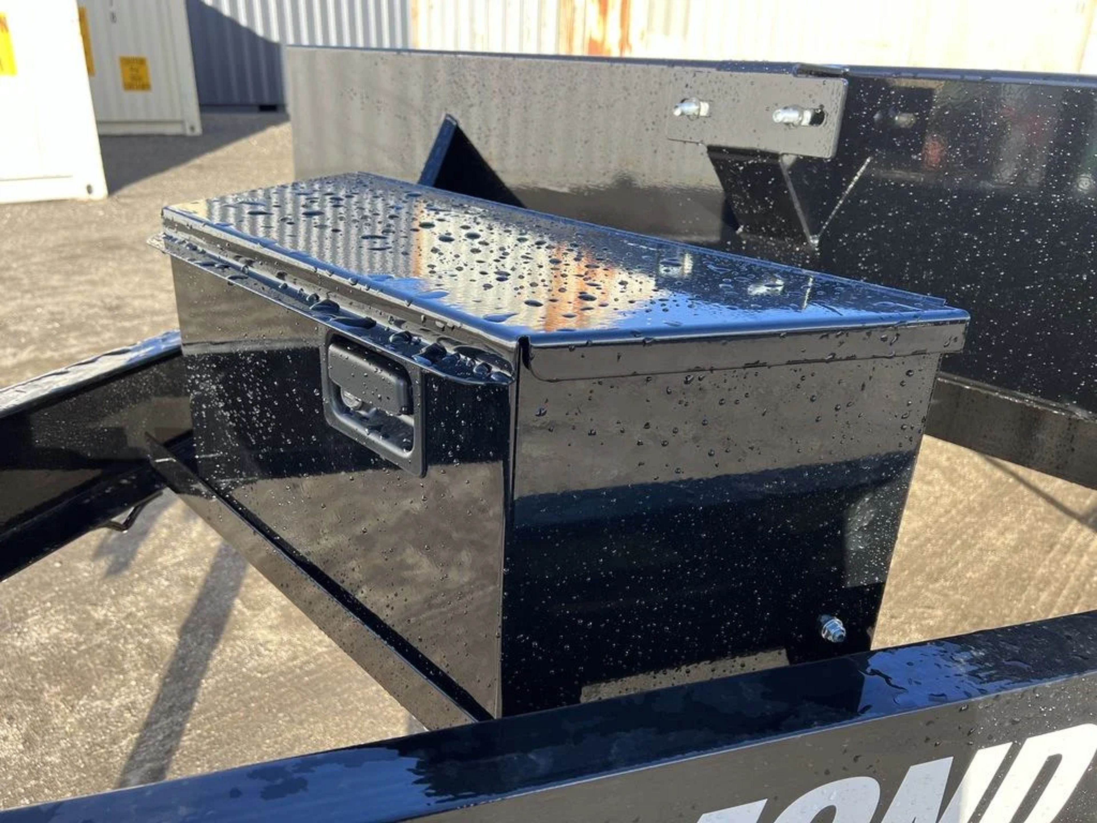2024 Diamond C 8.5×22 7K Deckover Trailer w/Slide-In Ramps — view 13