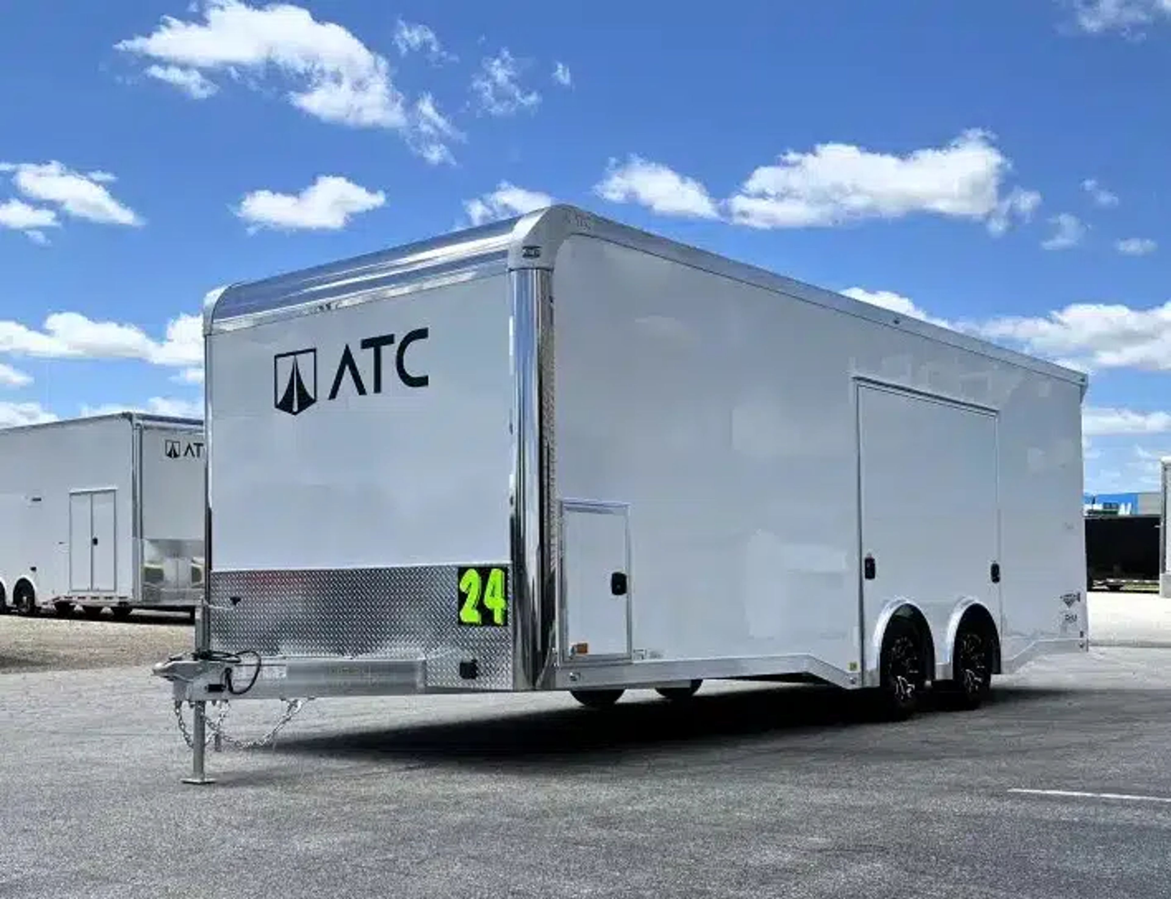 Enclosed ATC Car Trailer 2025 24ft. Aluminum ROM 450 w/Large Escape Door 4874 — view 5
