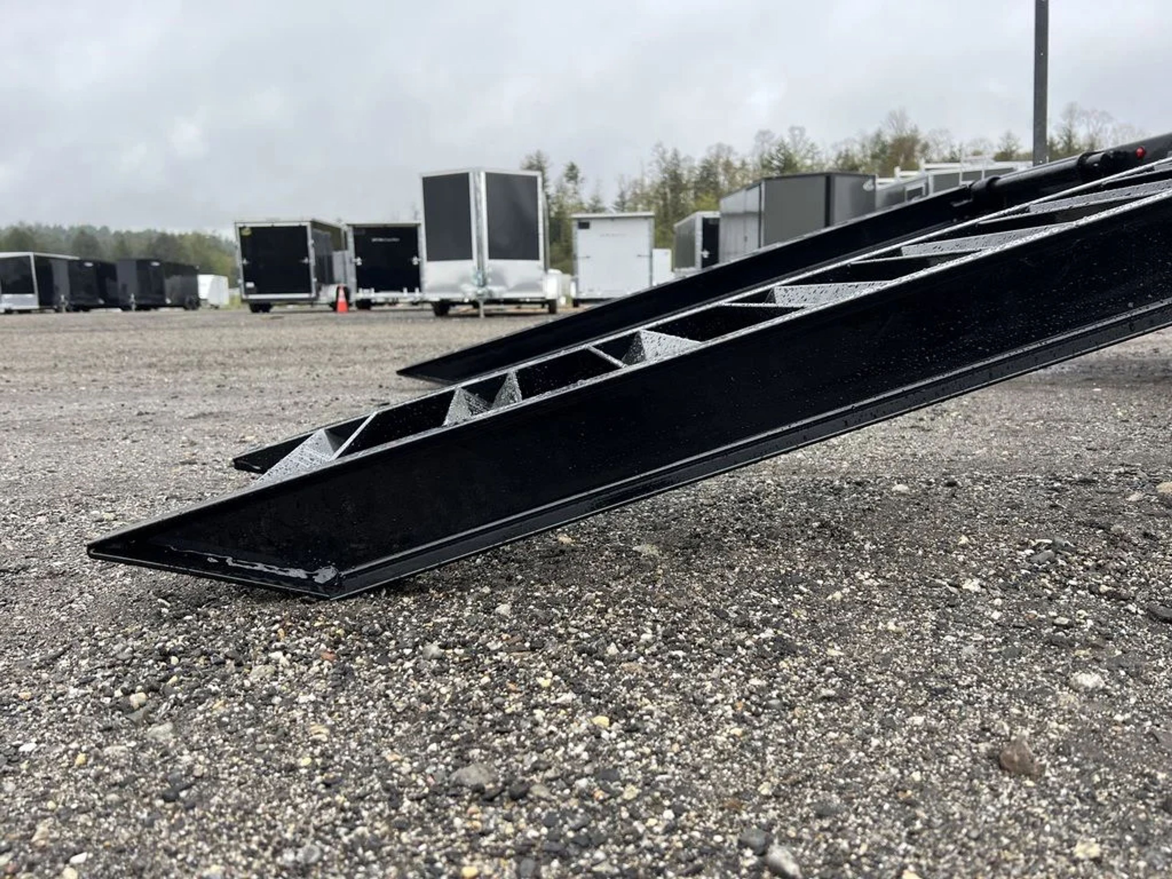 2024 Diamond Deckover Equipment Trailer — view 10