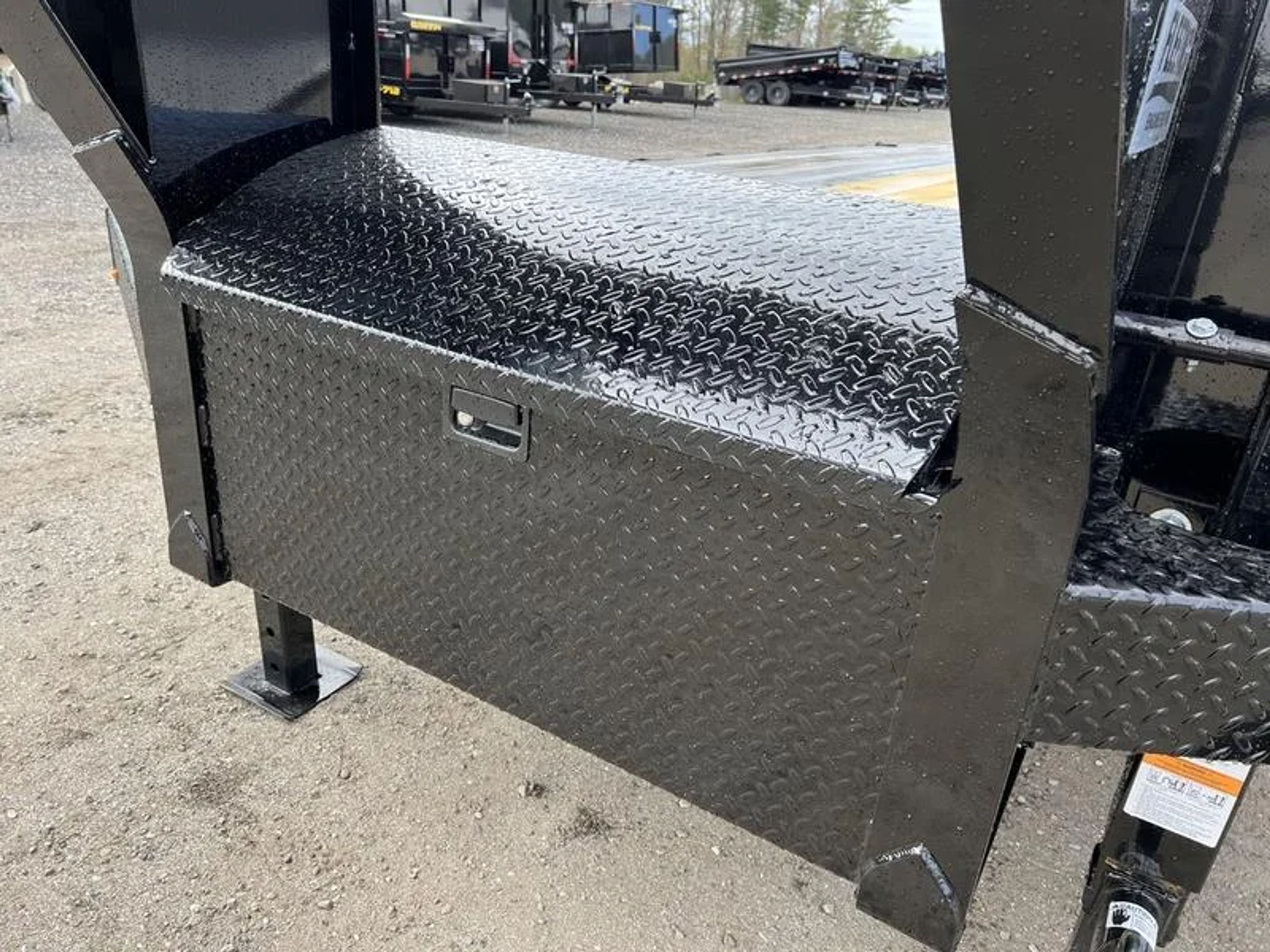 2024 Diamond C 8.5×35 25K Gooseneck Equipment Trailer w/Spare Mount — view 13