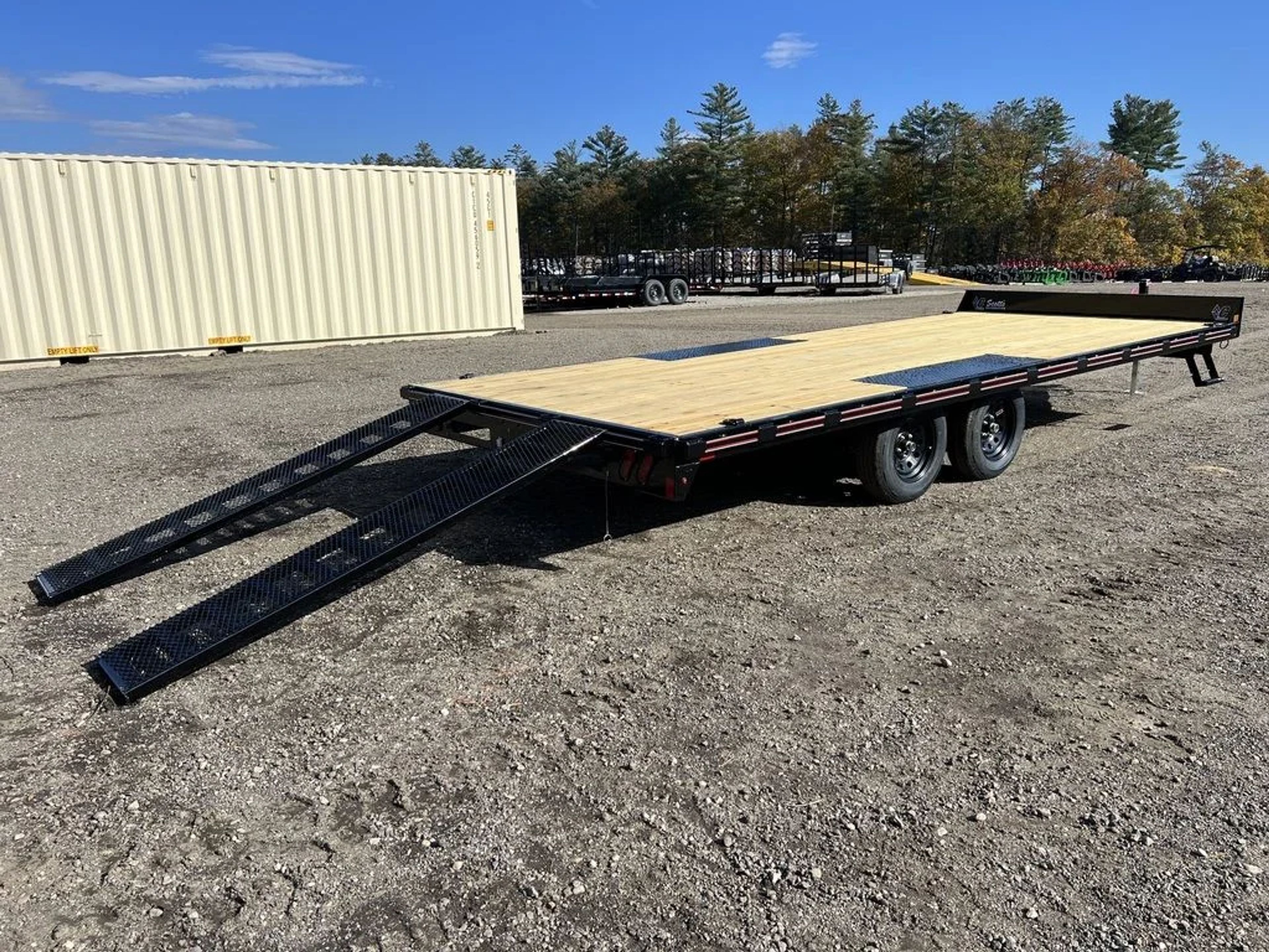 2024 Diamond C 8.5×20 7K Deckover Trailer w/Slide-In Ramps — view 8