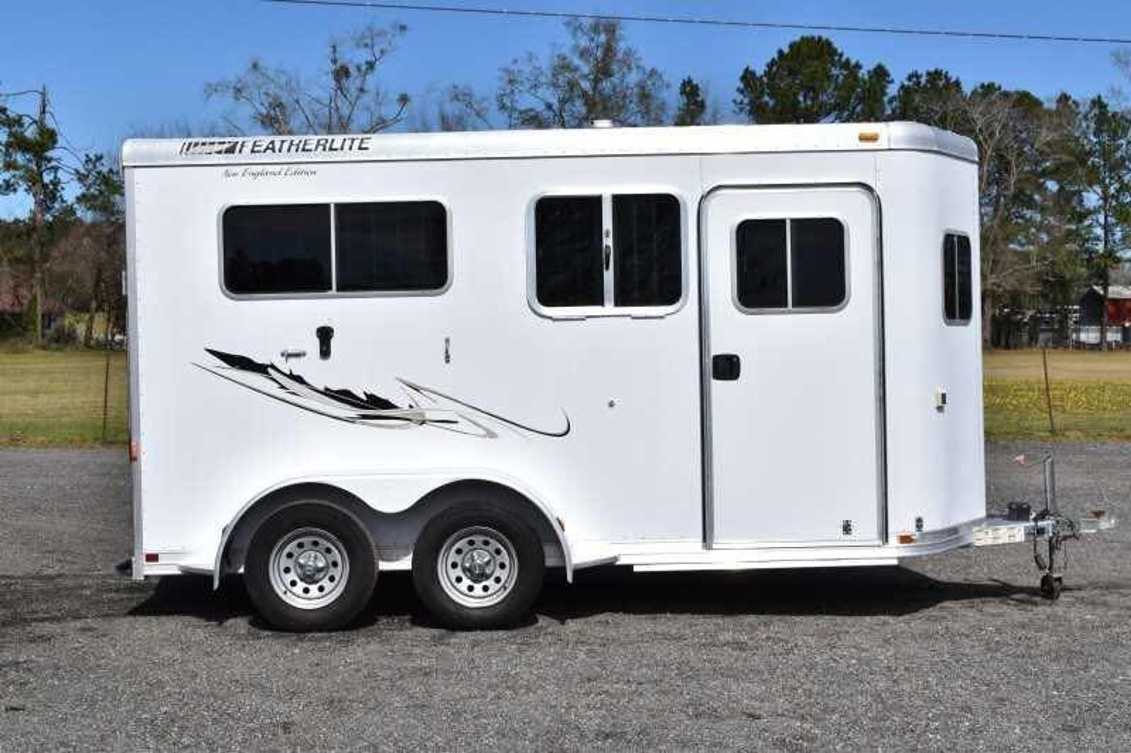 2005 Featherlite 2HST 2 Horse Trailer — view 8