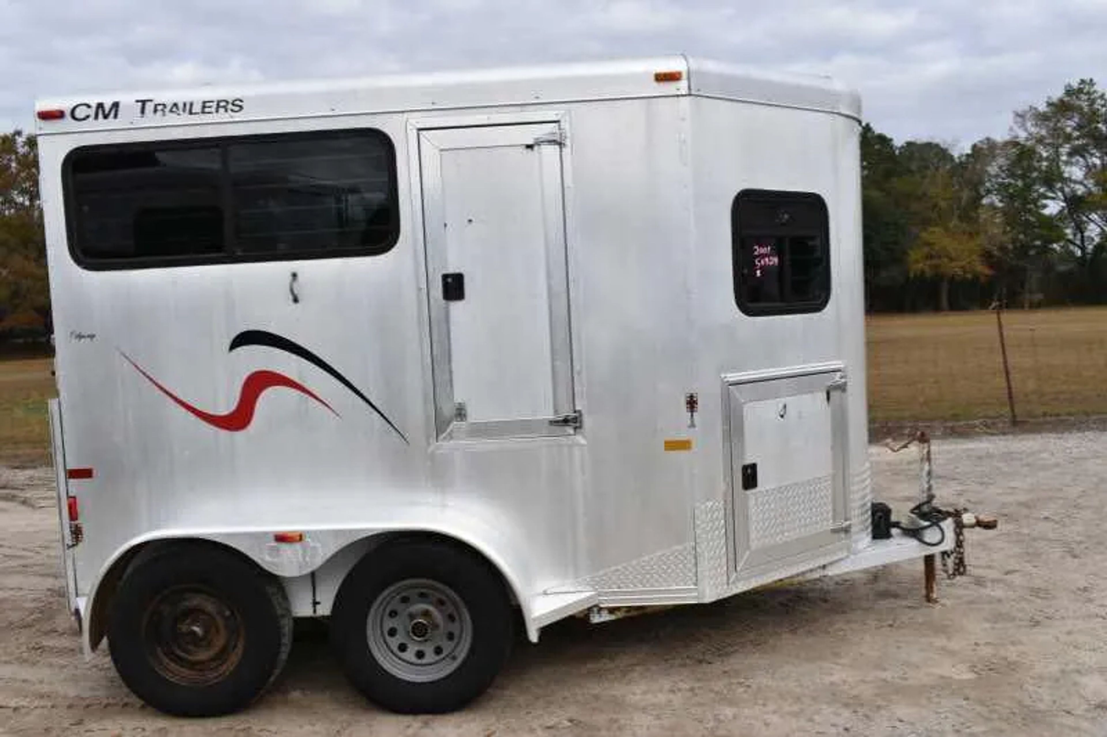 2001 CM Odyssey 2 Horse Trailer — view 16