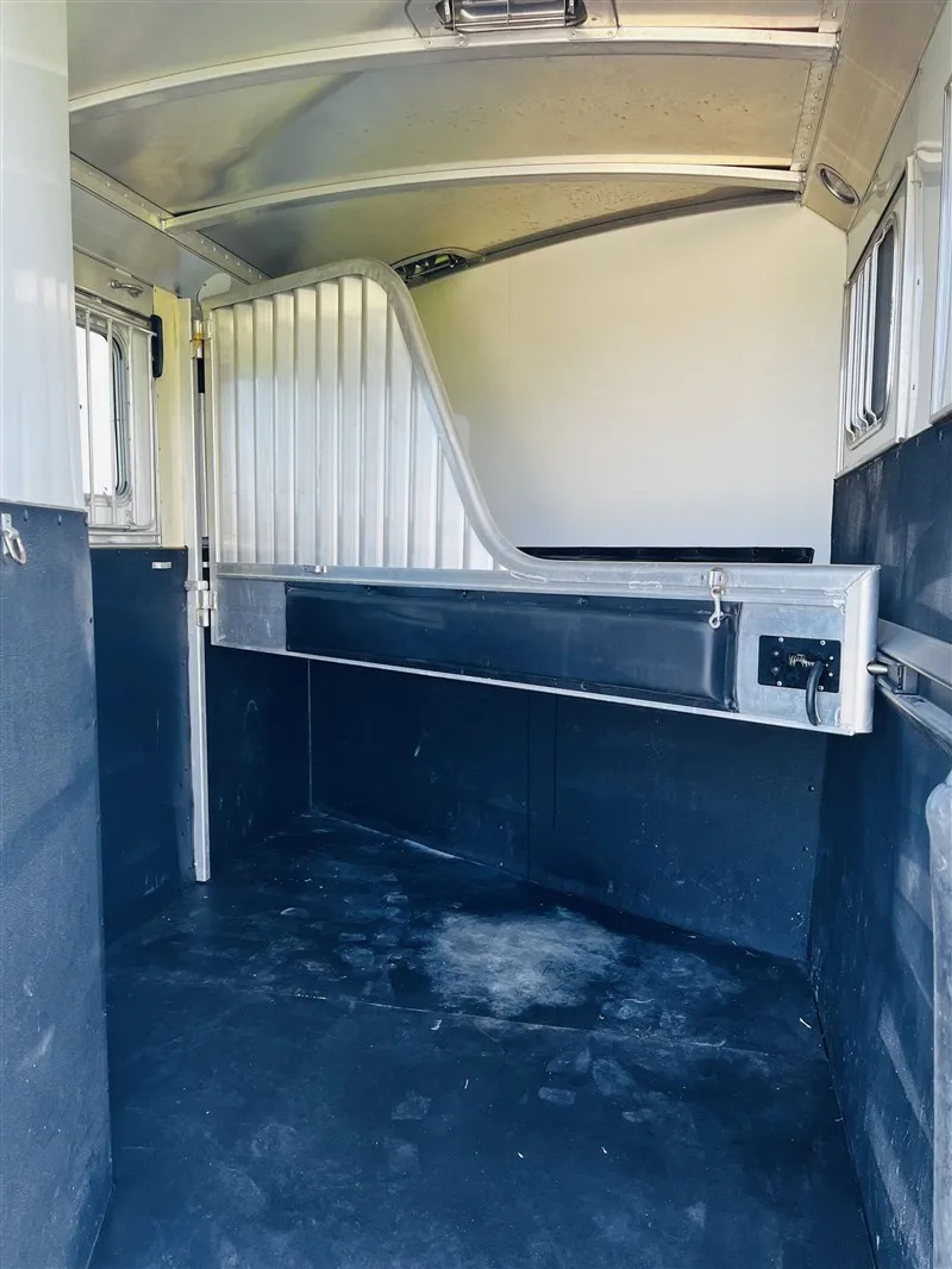 2015 4 Star 2 Horse Slant Load Bumper Pull — view 9