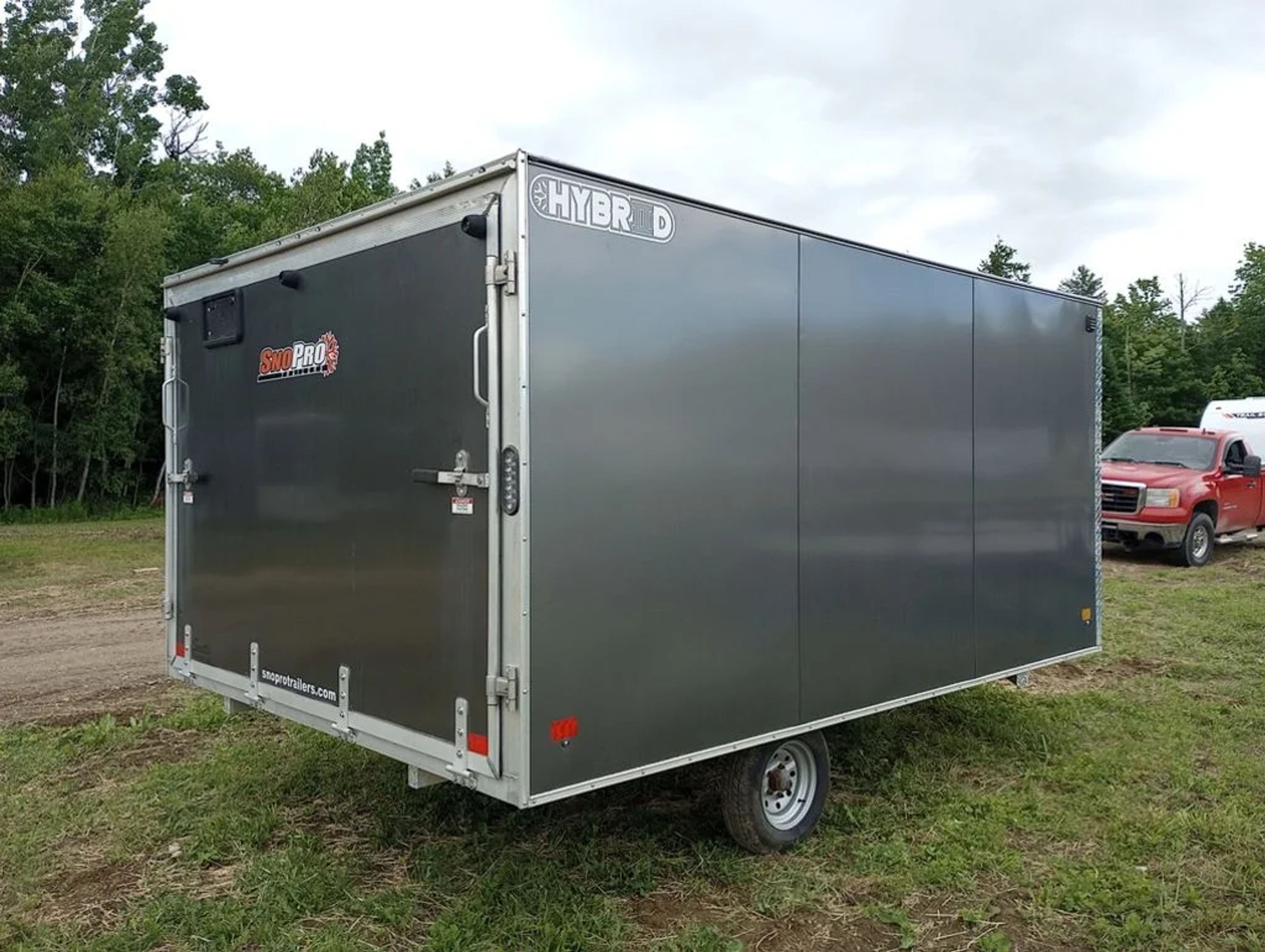 2022 Sno Pro Trailers 101×12 Aluminum Hybrid 2.0 w/Tapered Ramp, Mats & Guides — view 2
