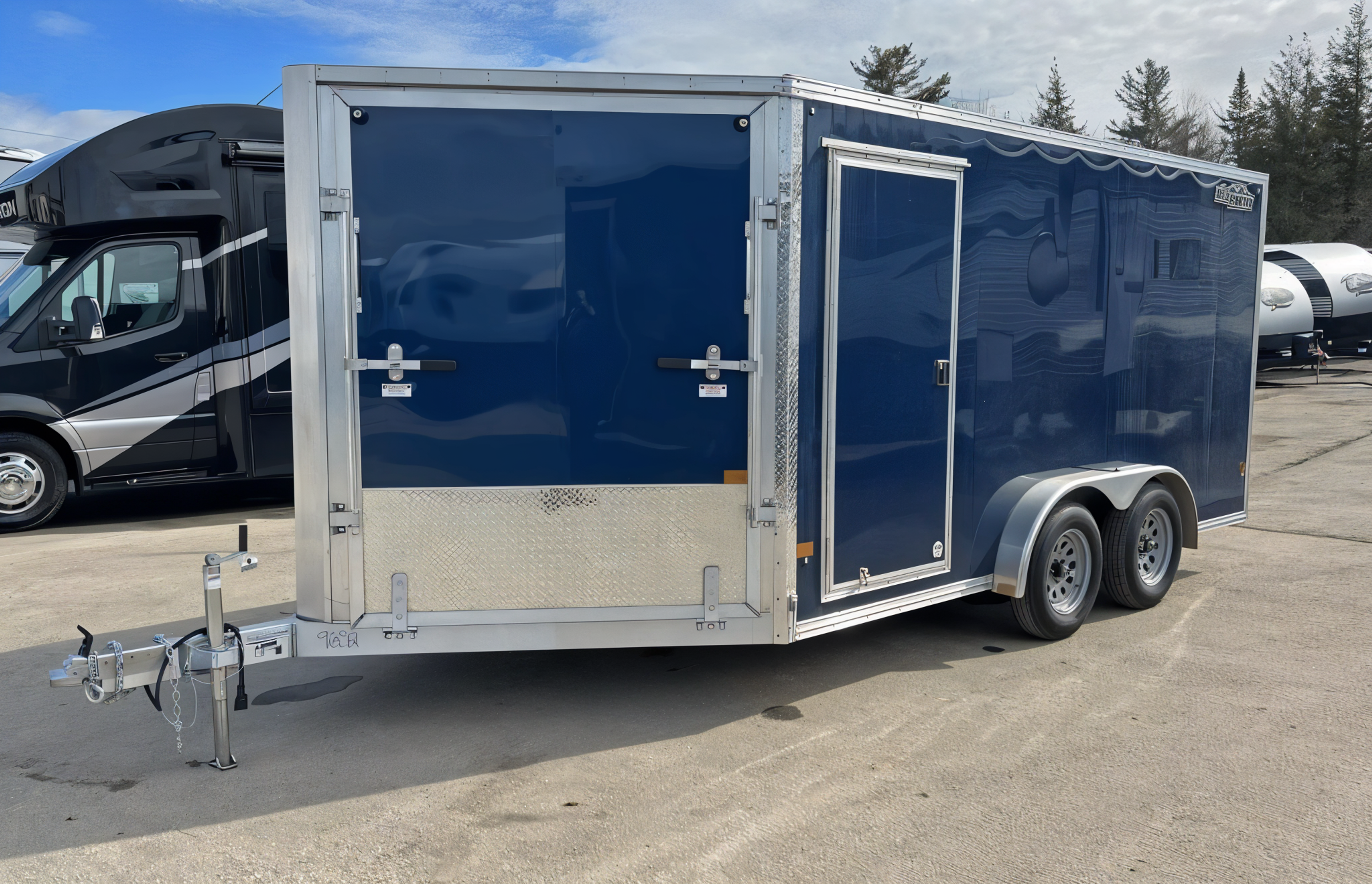 2023 High Country 7.5×14 Aluminum 2/3-Place Drive In/Out w/Tapered Ramp Doors
