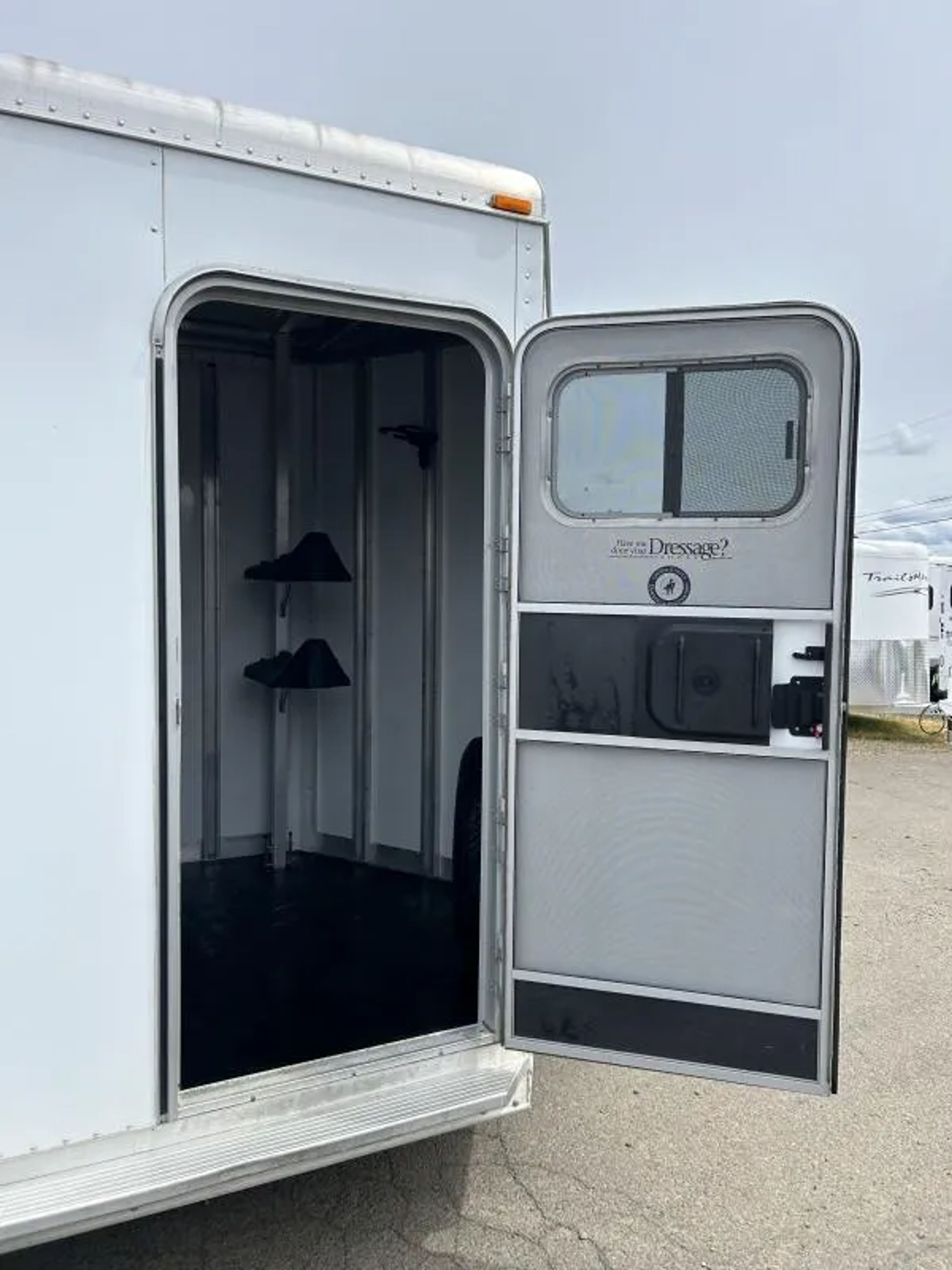2007 Exiss 2 Horse Trailer — view 9