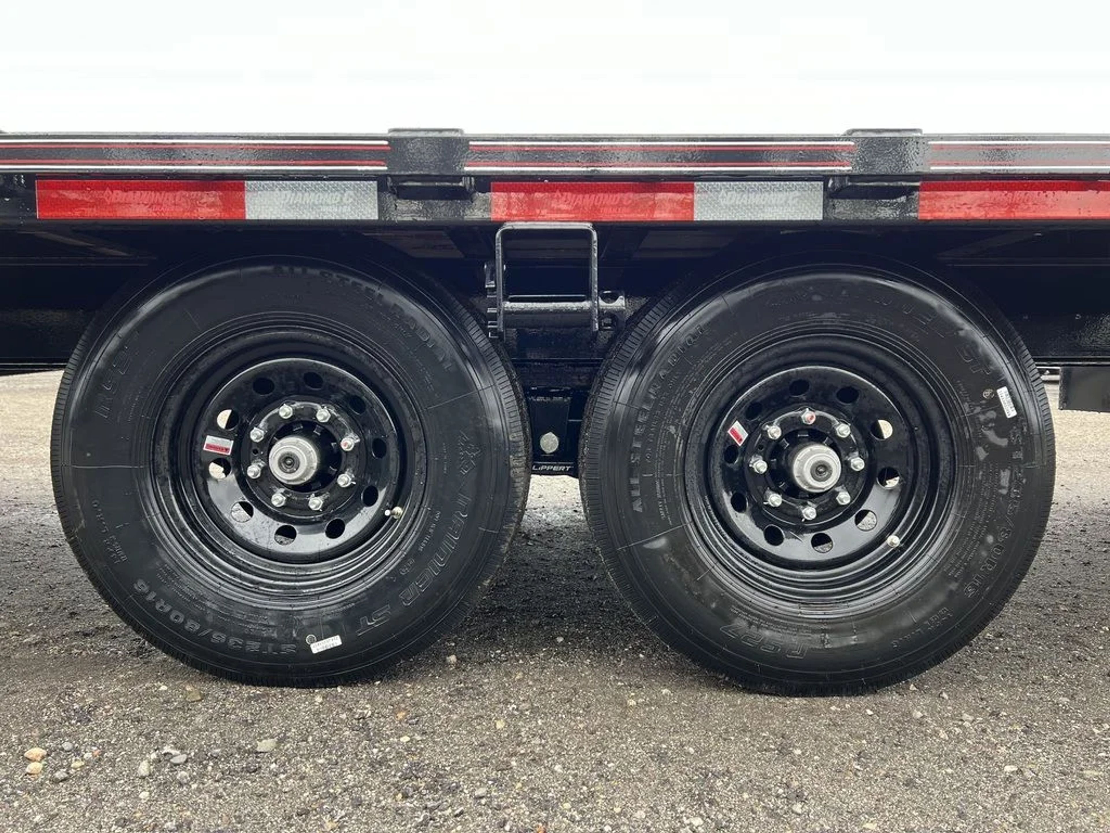 2024 Diamond Deckover Equipment Trailer — view 5
