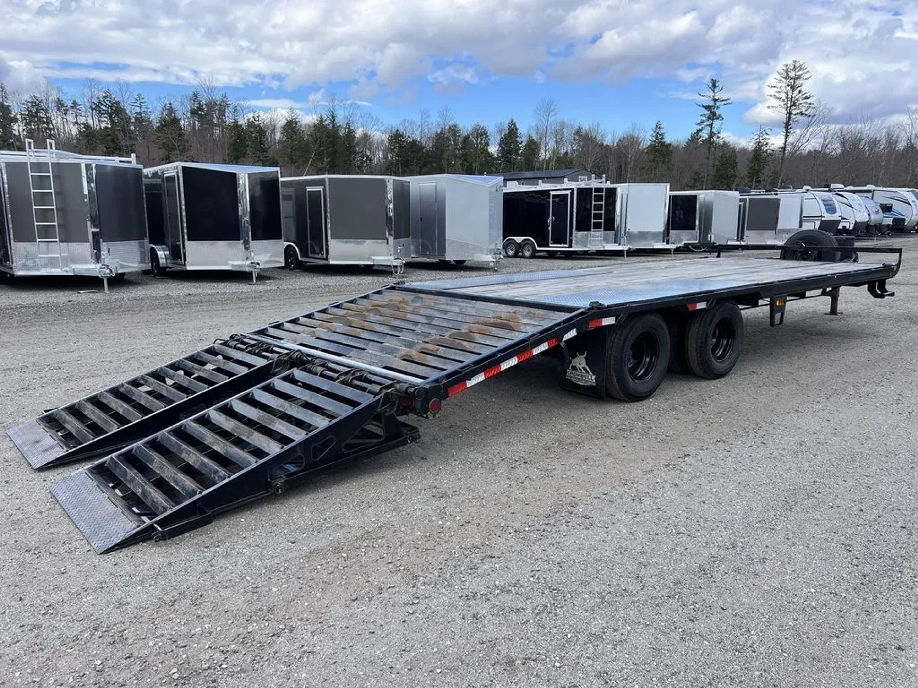 2022 Iron Bull Trailers 8.5×25 22K Deckover Equipment Hauler w/Rampage Ramps — view 8