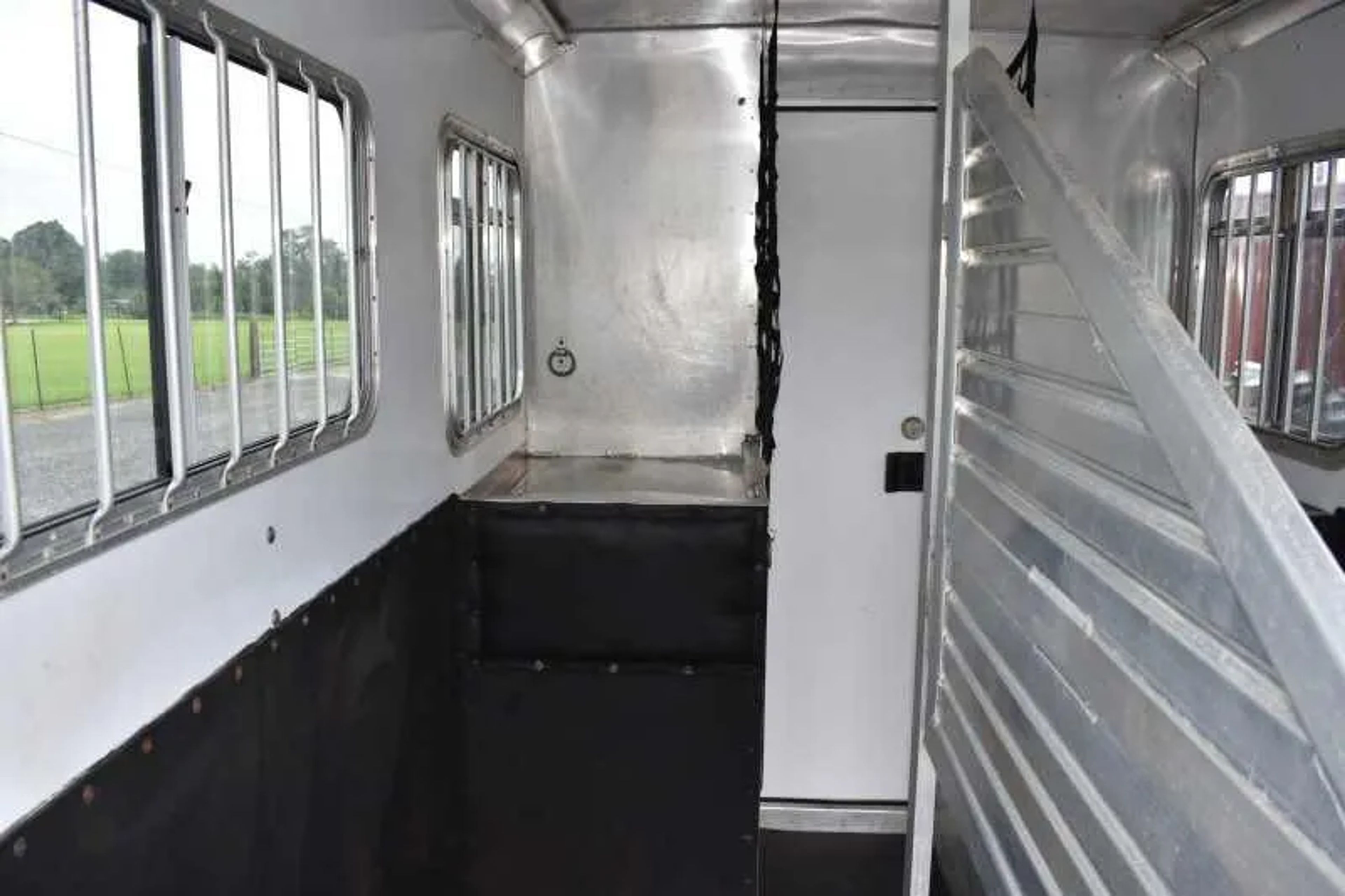 2003 Featherlite 2HST 2 Horse Trailer — view 16