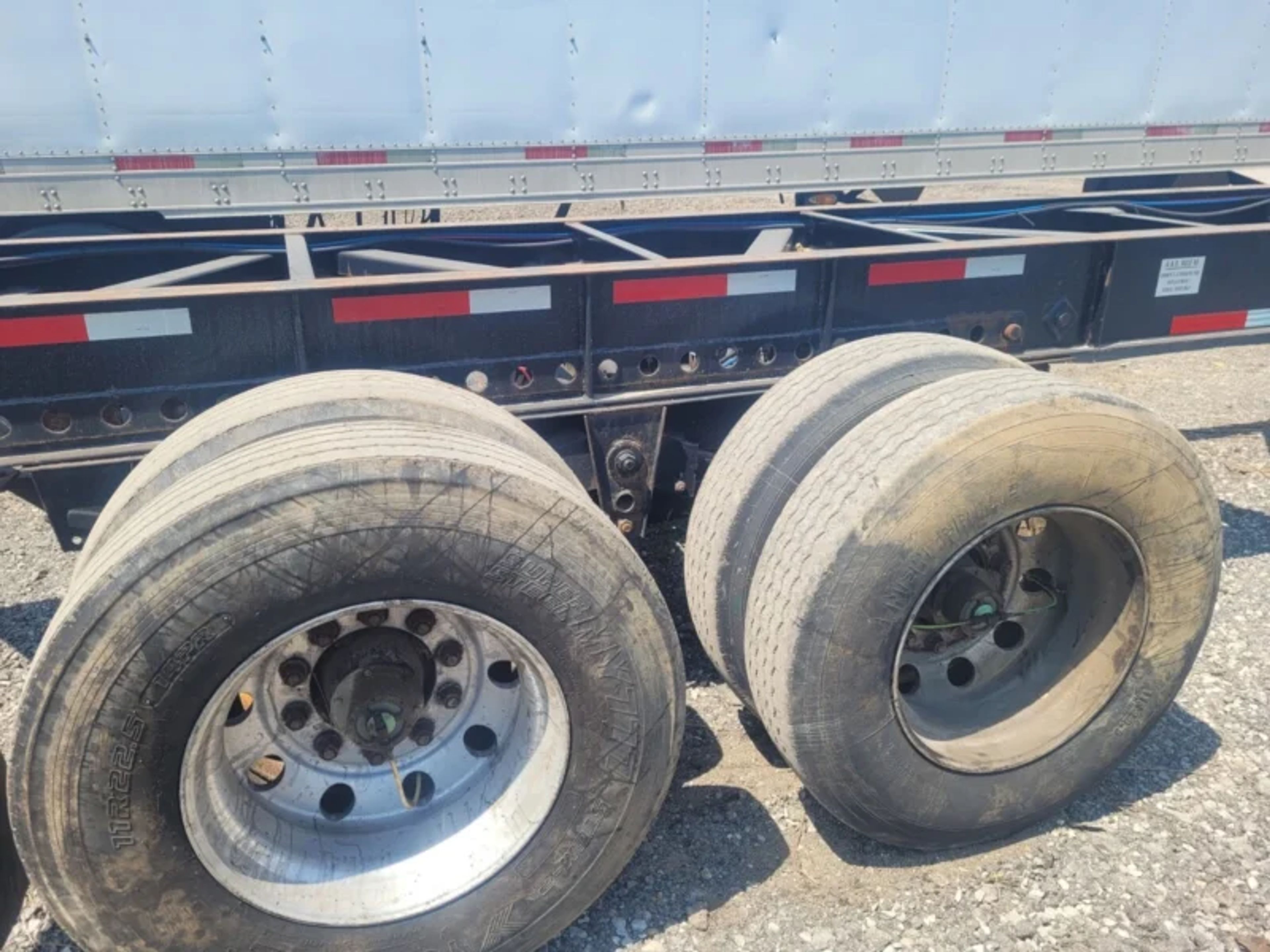 Used 53ft Hyundai Shipping Container Chassis – 2011 — view 2