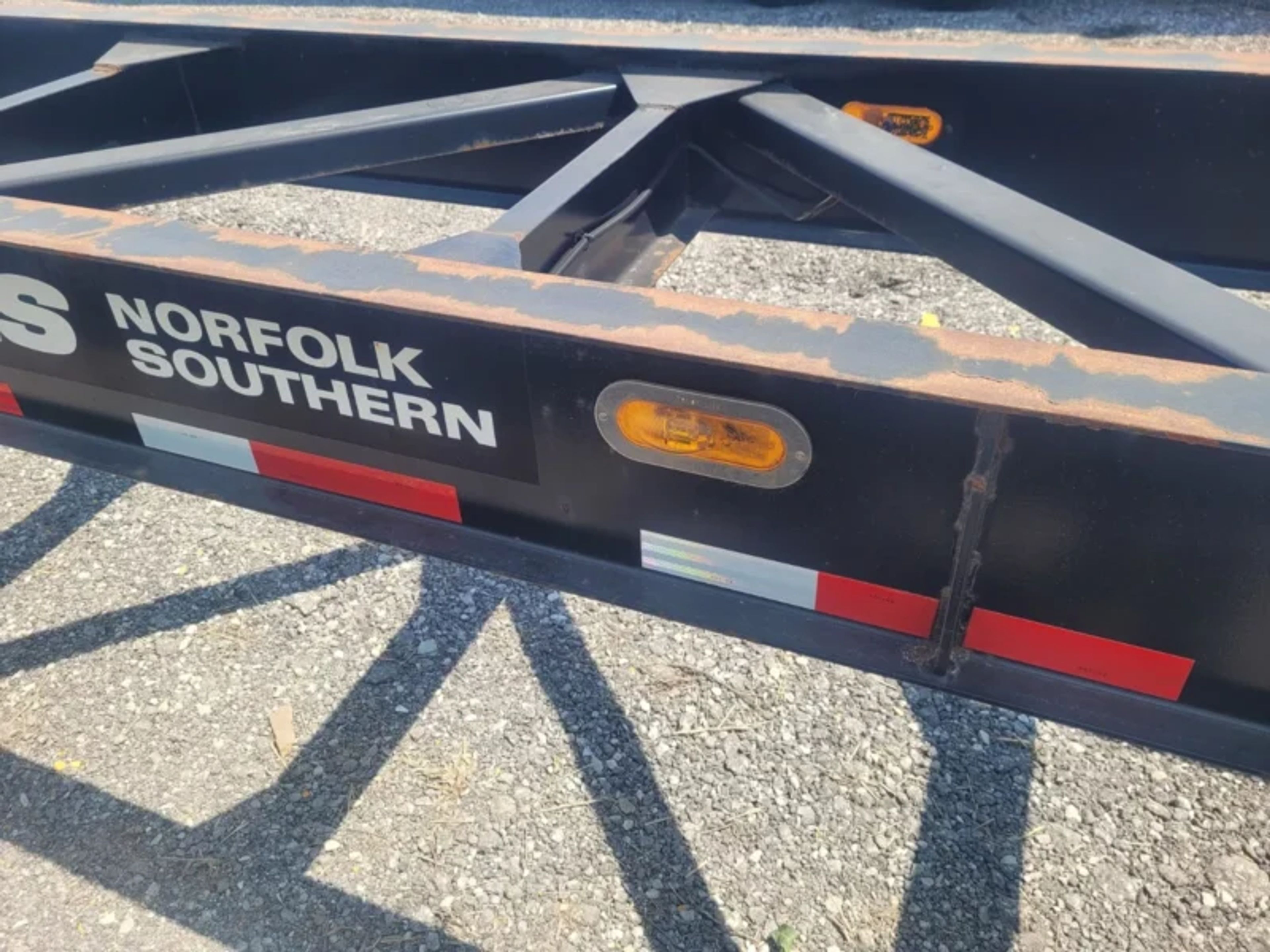 Used 53ft Hyundai Shipping Container Chassis – 2011 — view 5