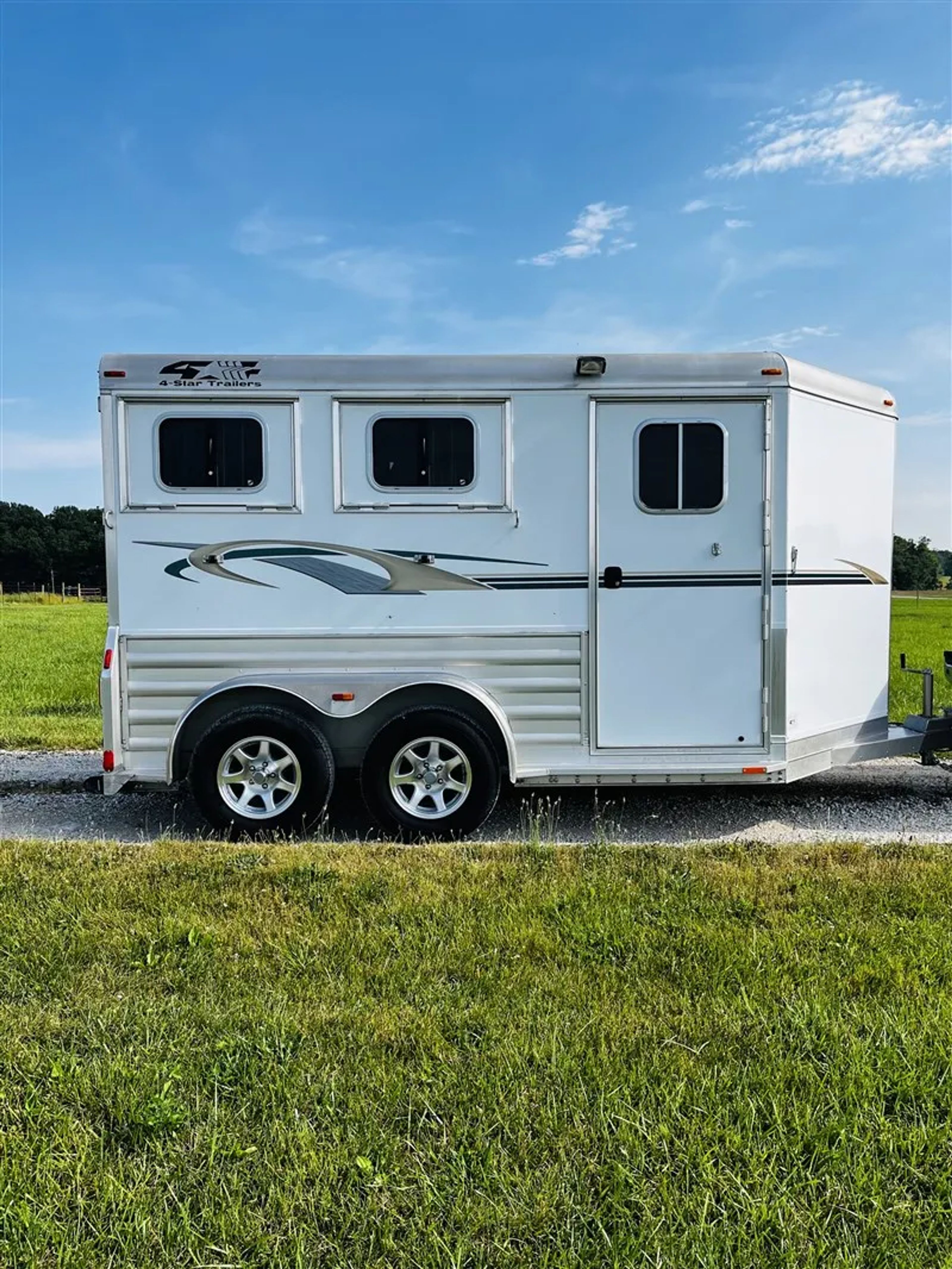 2015 4 Star 2 Horse Slant Load Bumper Pull — view 20