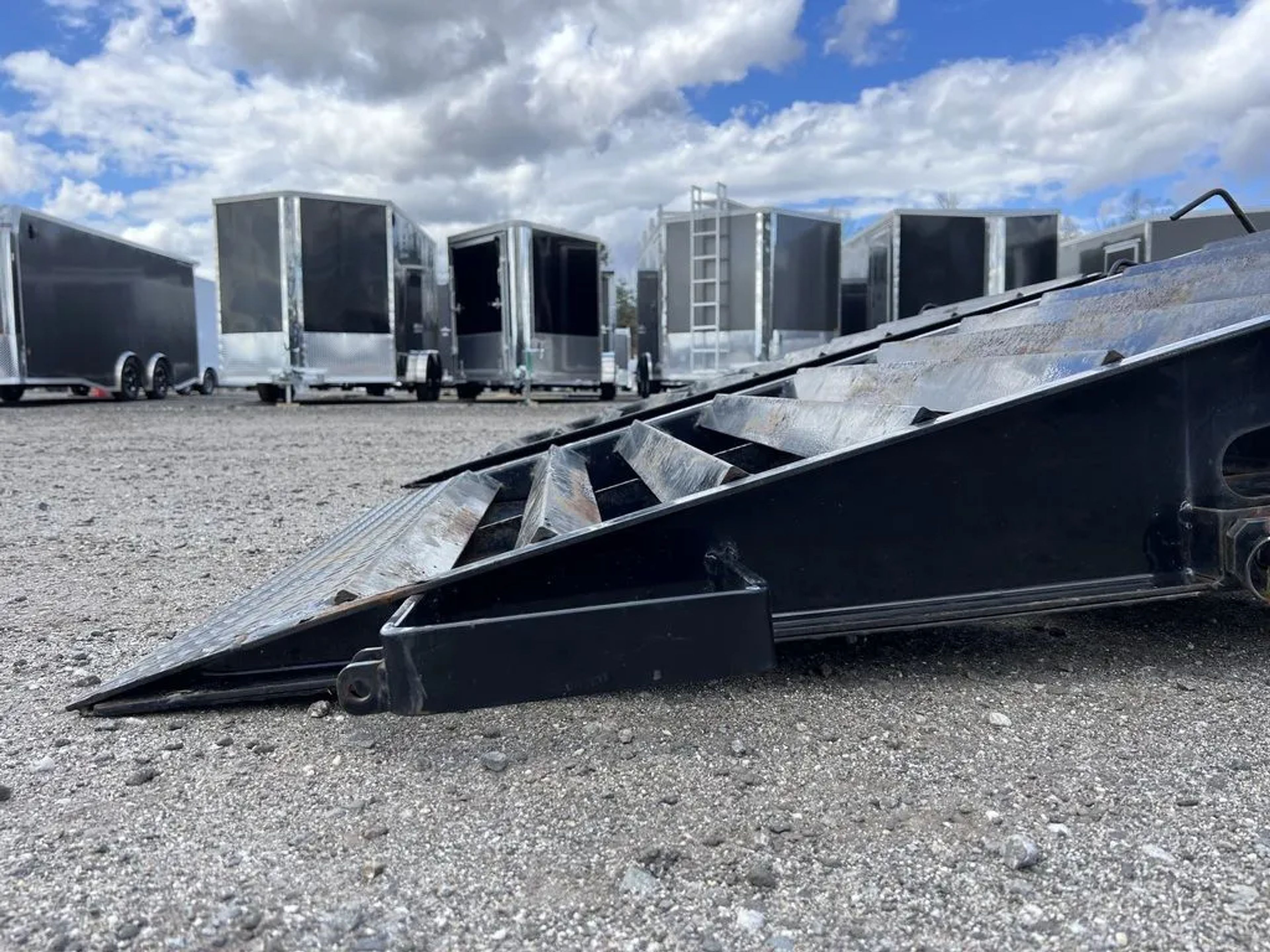 2022 Iron Bull Trailers 8.5×25 22K Deckover Equipment Hauler w/Rampage Ramps — view 6