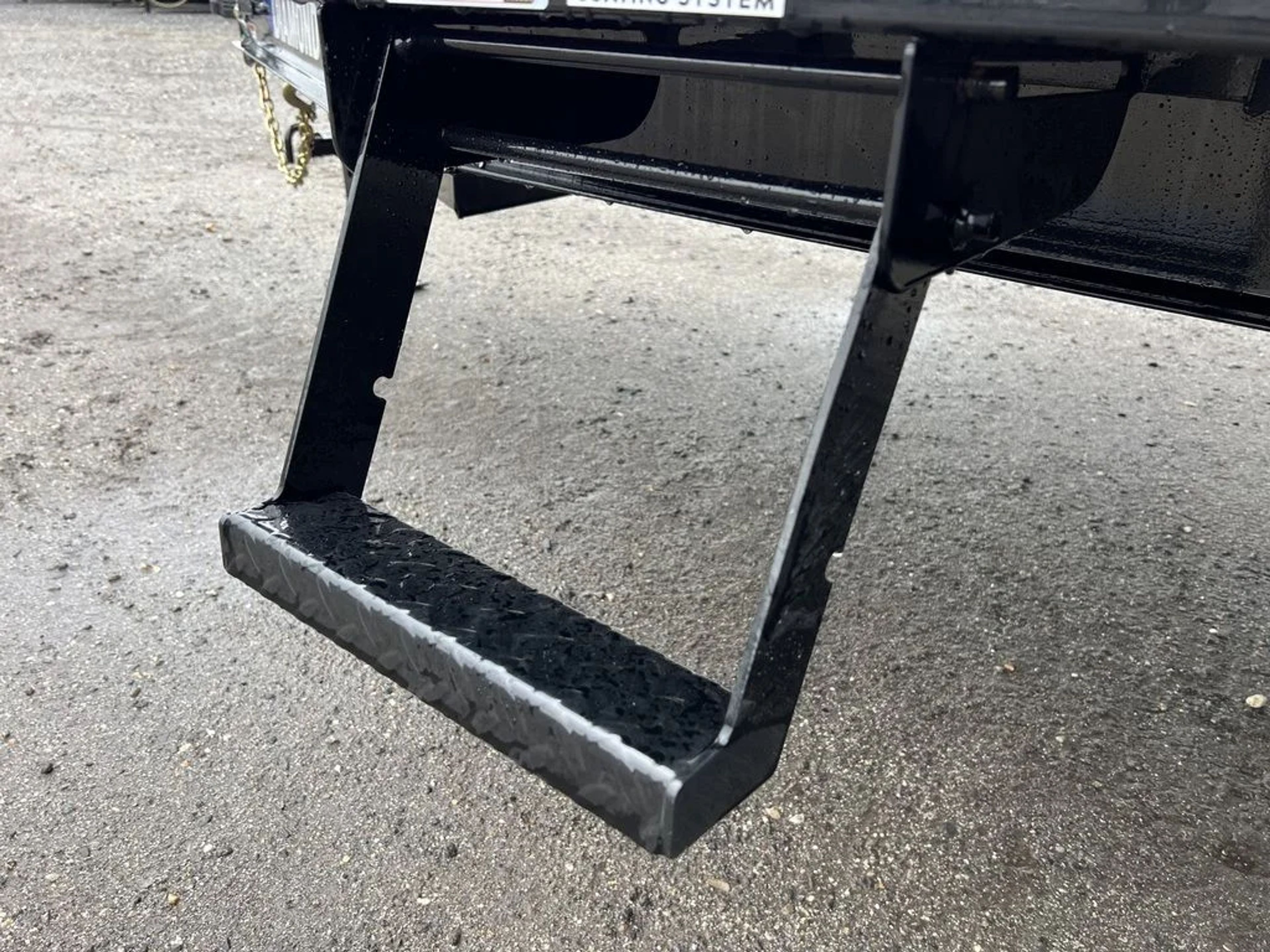 2024 Diamond Deckover Equipment Trailer — view 12