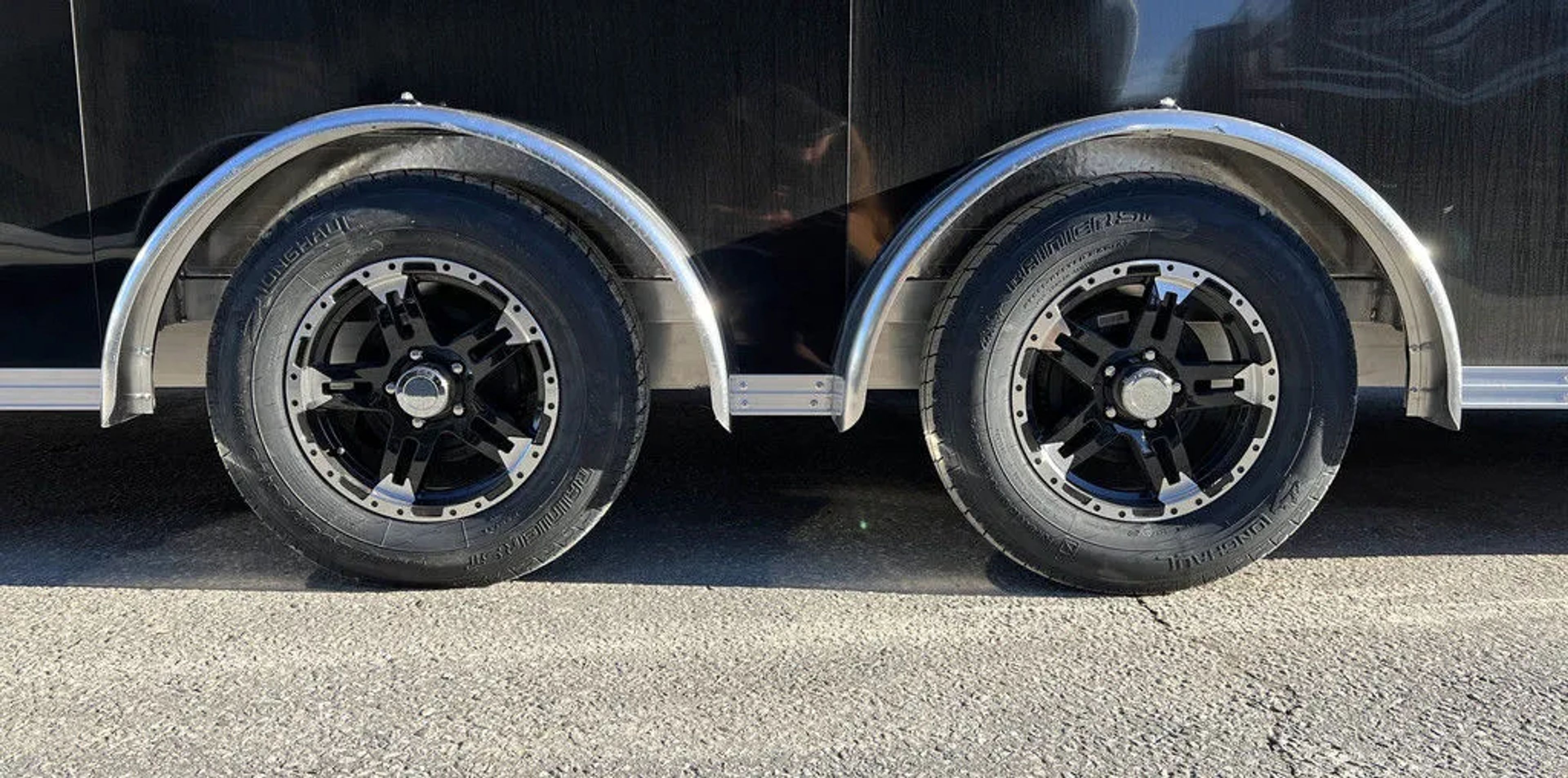 2024 Sno Pro 7.5×22 Aluminum 4-Place Drive In/Out w/Extra Height, Mats & — view 6