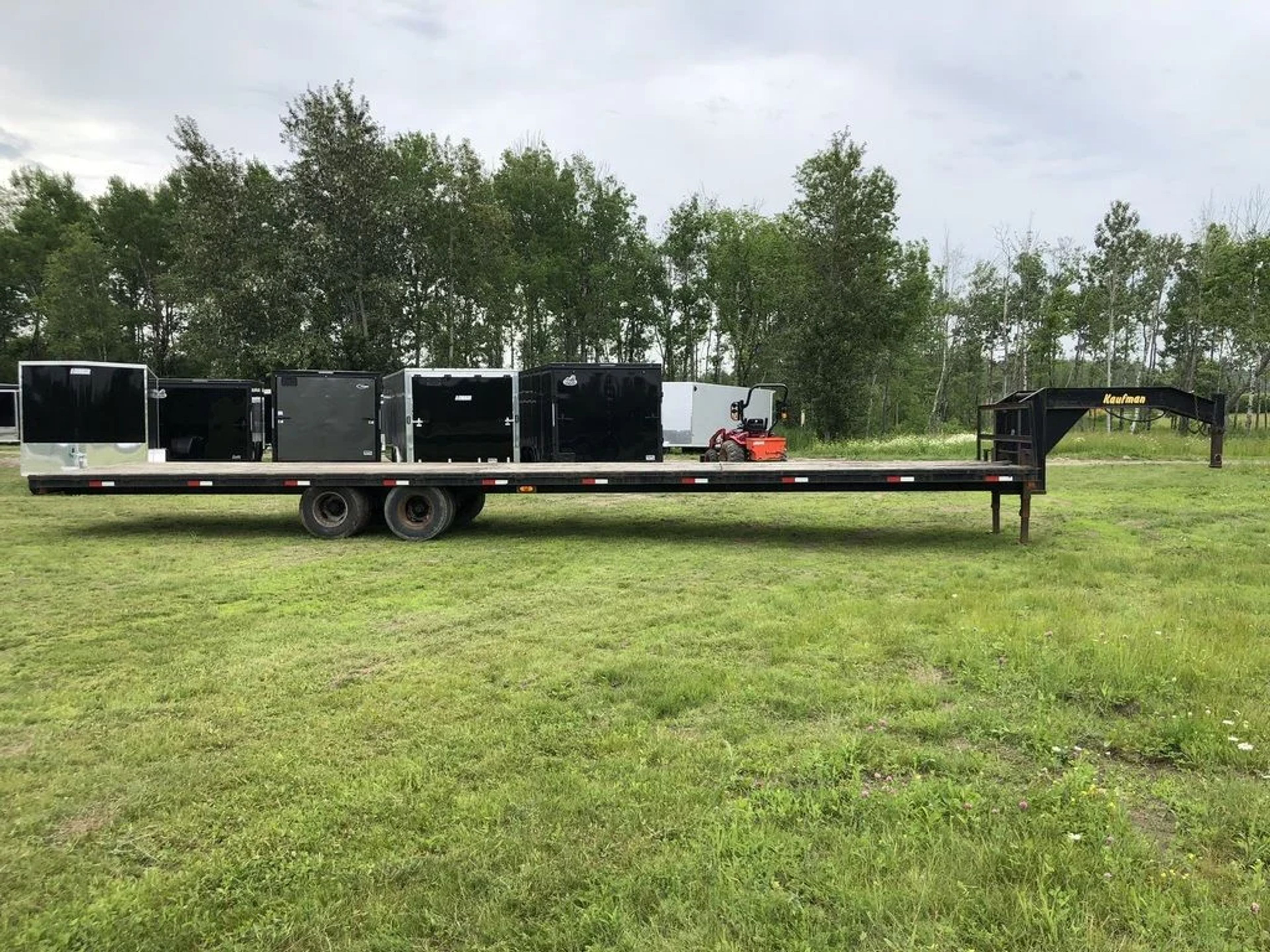 2002 Kaufman Trailers 101X40 Gooseneck Equipment Trailer w/Toolbox — view 5
