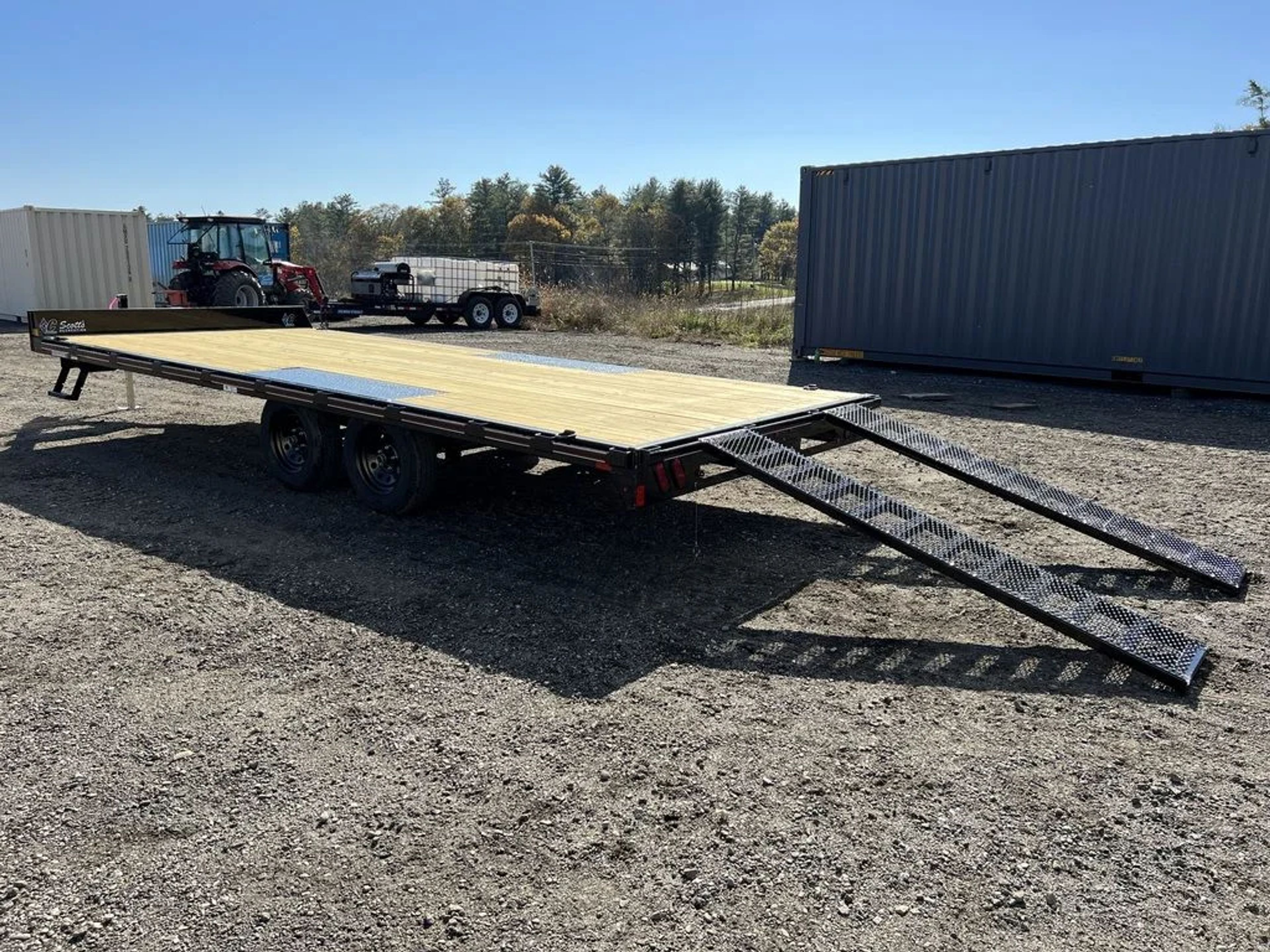 2024 Diamond C 8.5×20 7K Deckover Trailer w/Slide-In Ramps — view 4