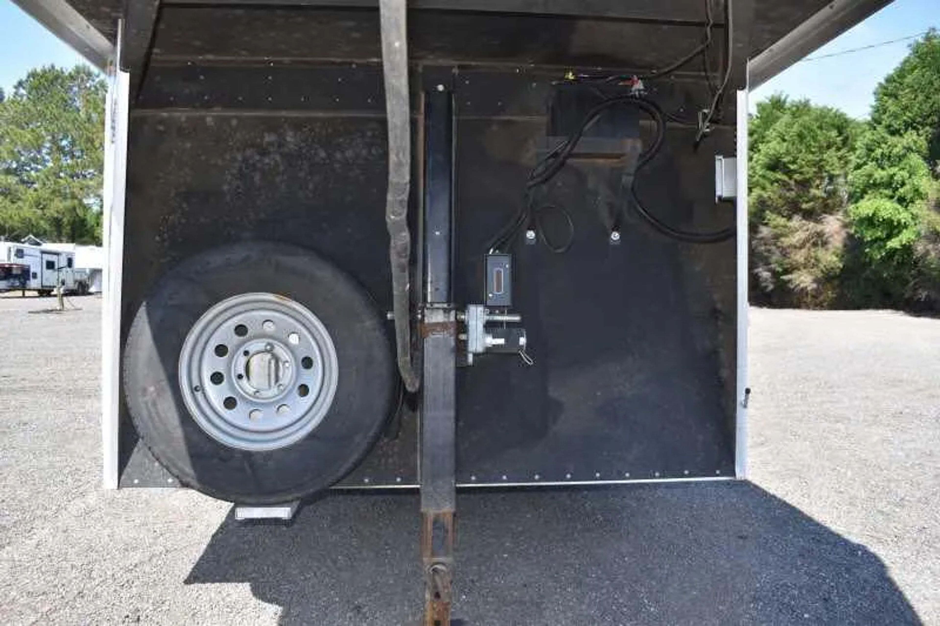 2014 Sundowner 2 Horse Gooseneck Trailer — view 12