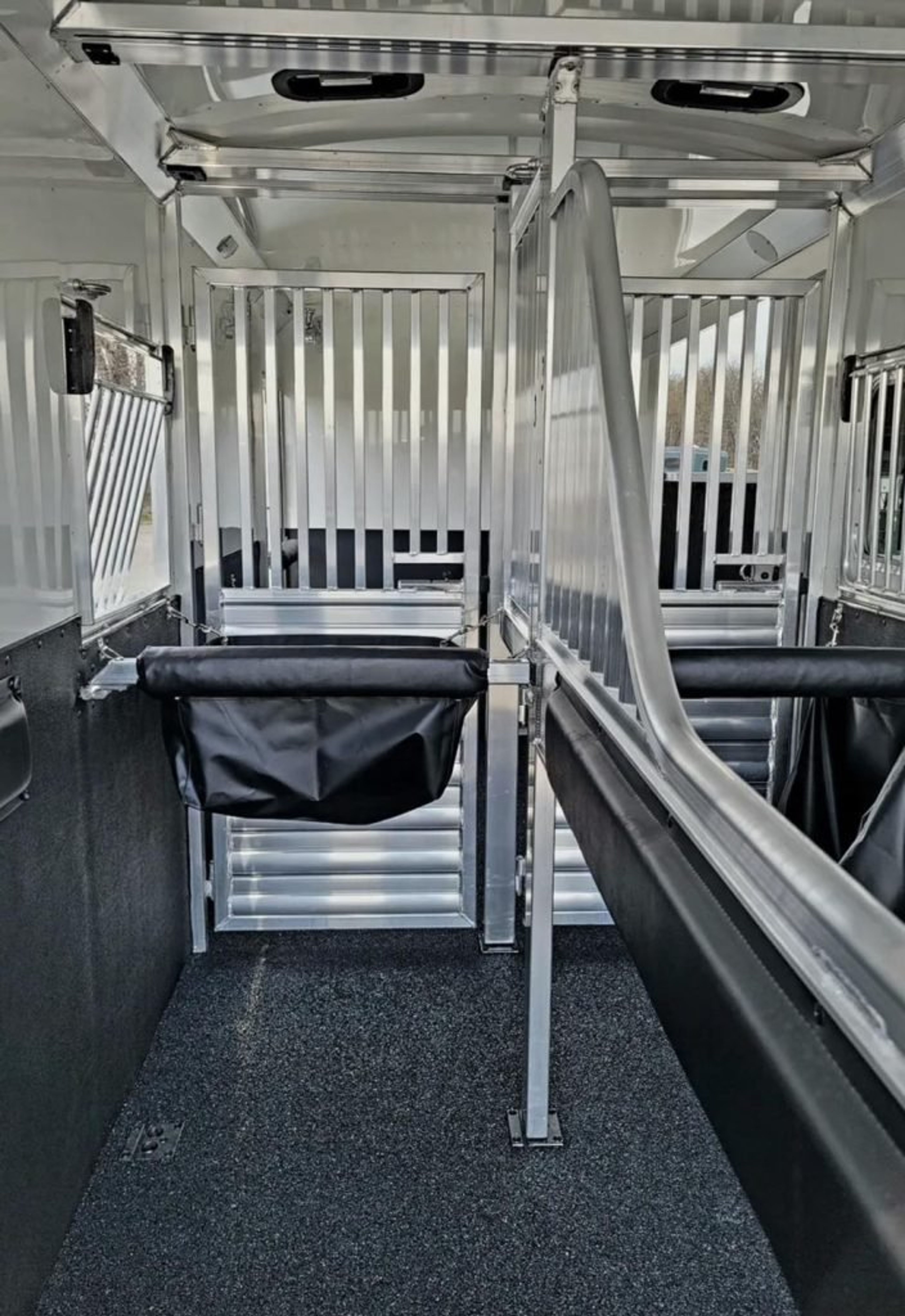 2023 4 Star 2+1 gooseneck — view 4