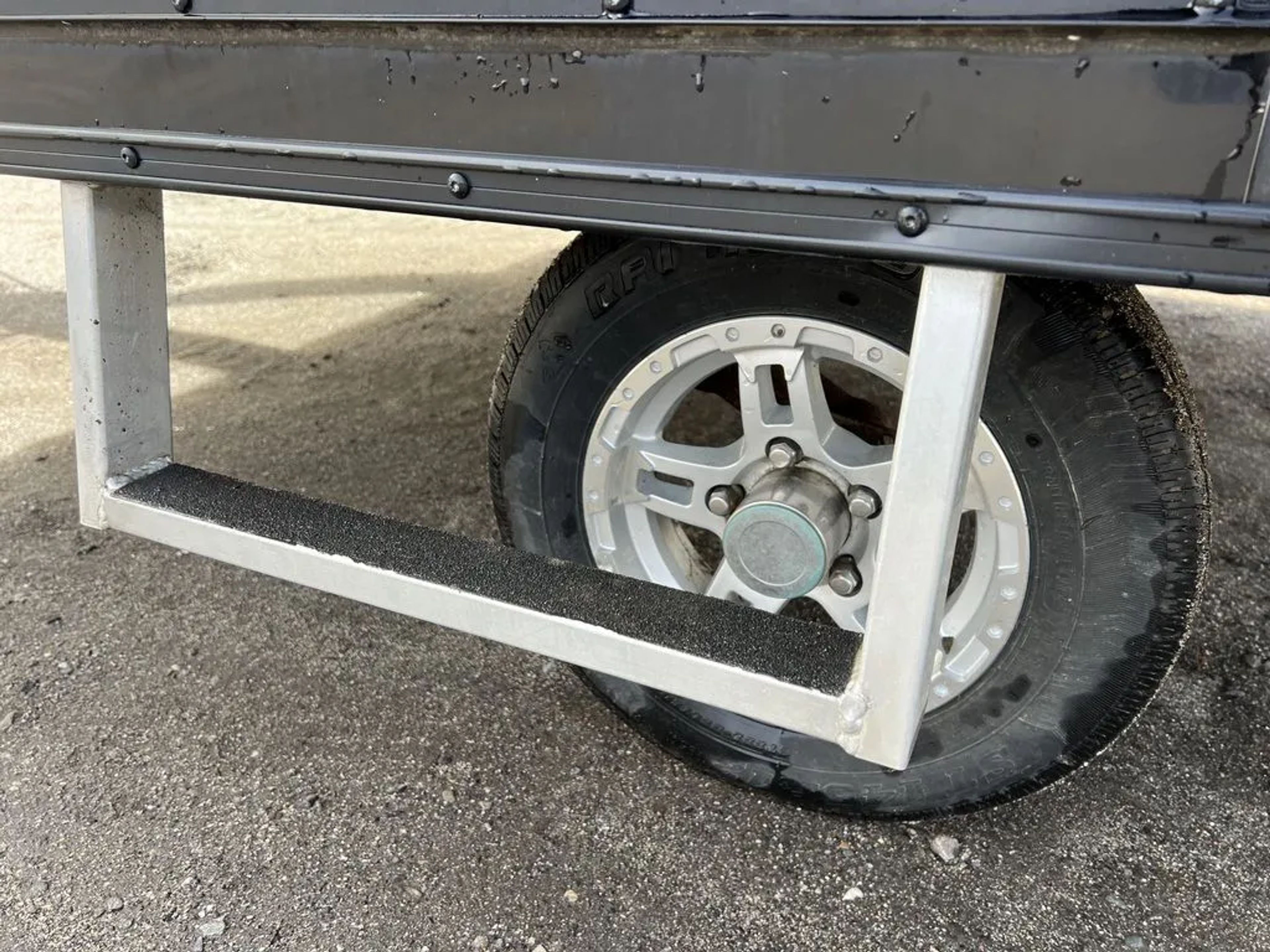 Aluminum 2-Place Crossover/Hybrid w/Blackout PKG — view 6