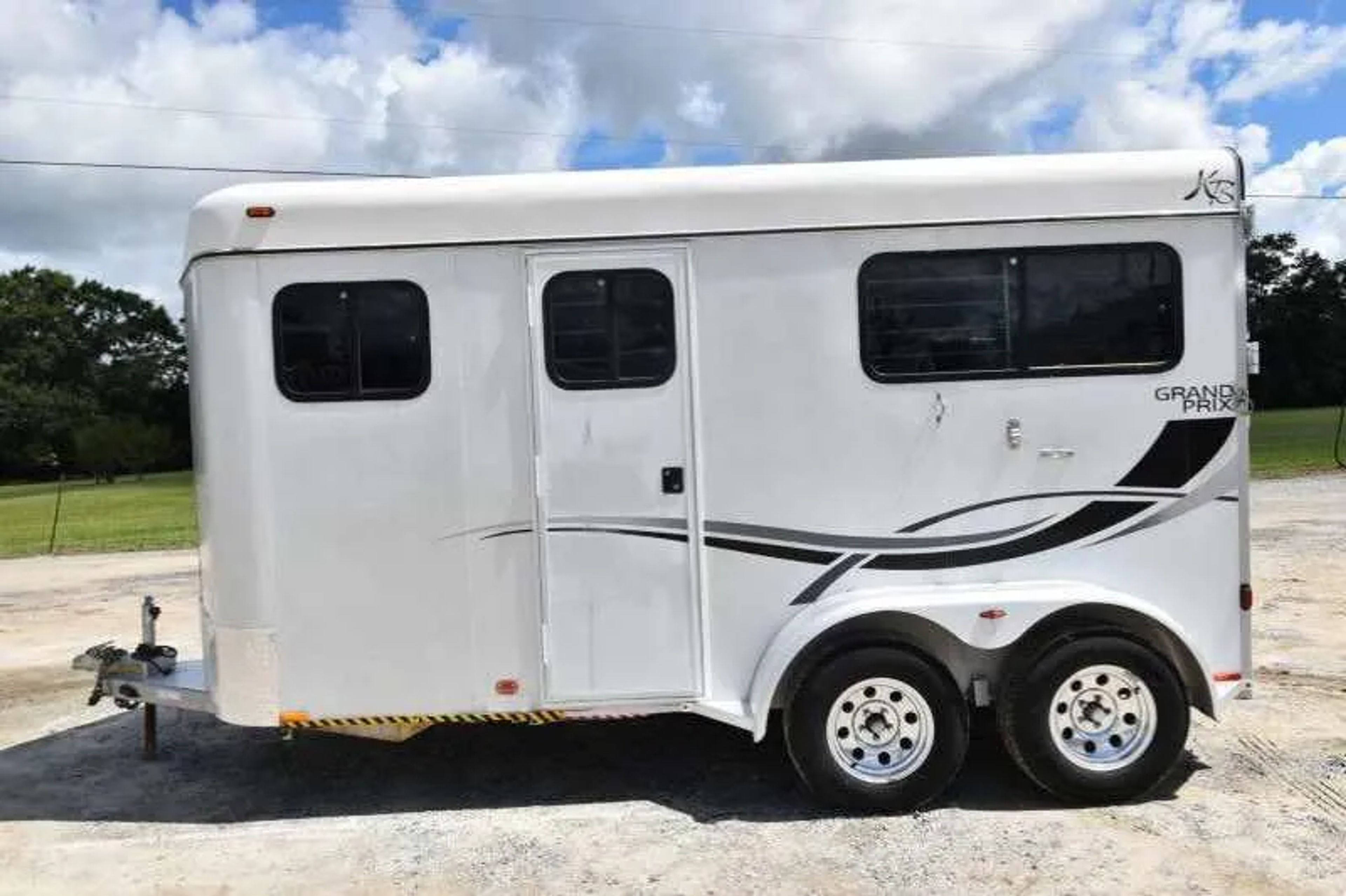 2002 Kiefer Built 2 Horse Bumper Pull — view 11