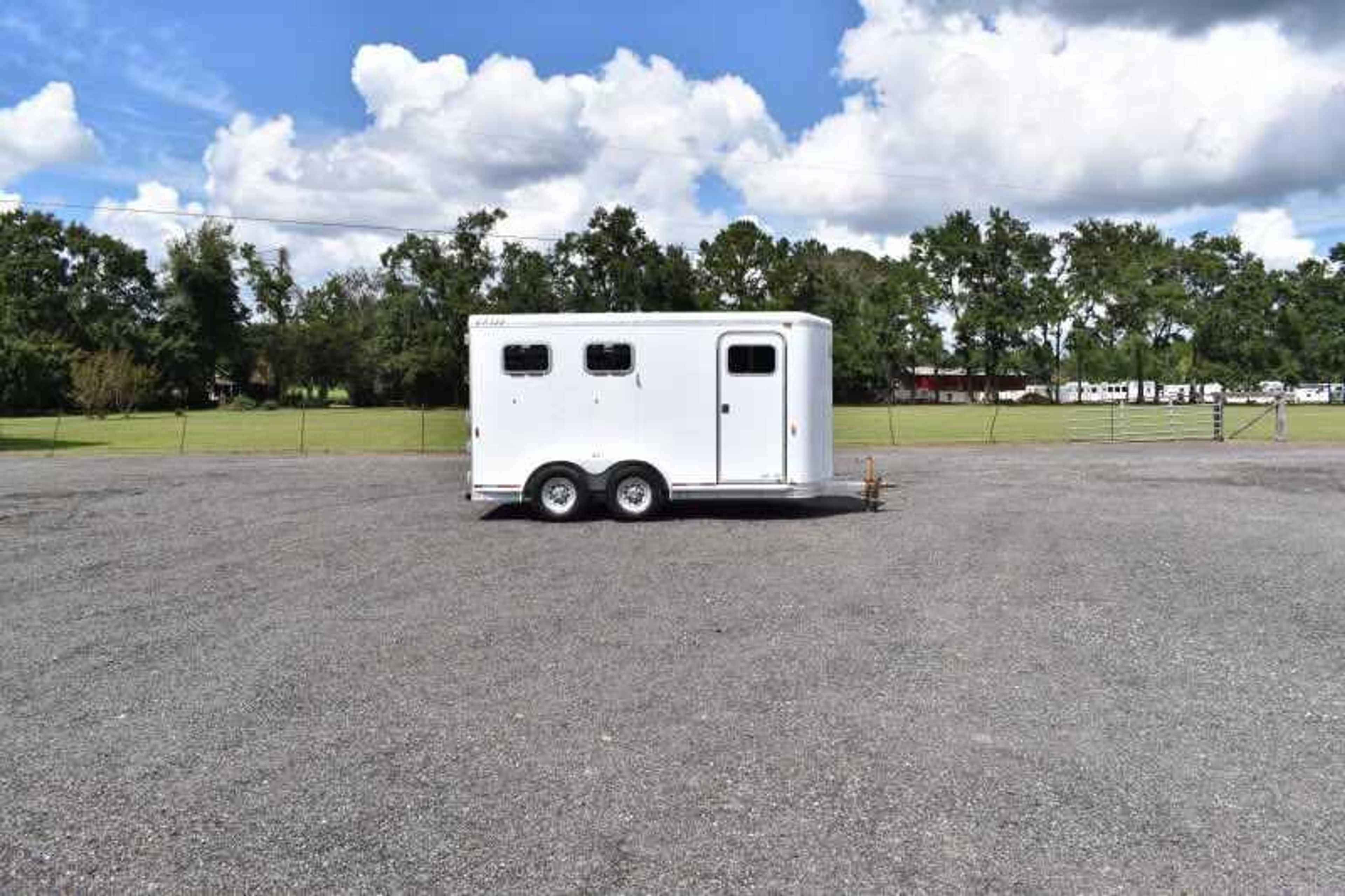 2002 Exiss SS20 2 Horse Trailer — view 15