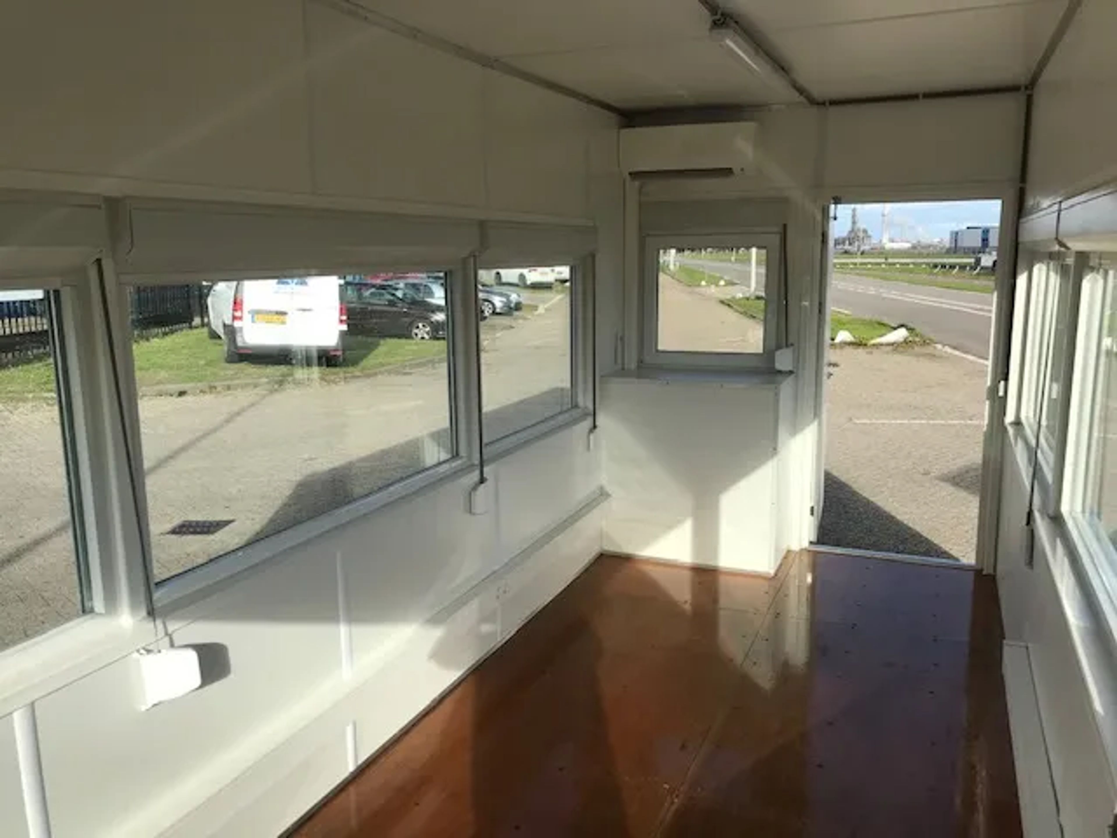 20ft High Cube Fixed Glazing Observation Container — view 4