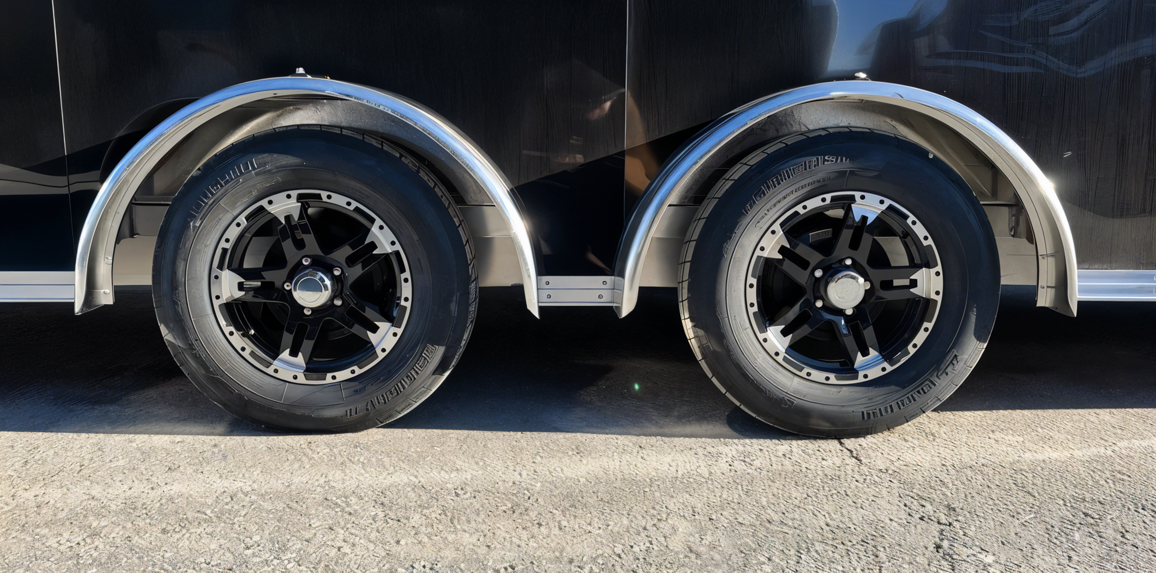 2024 Sno Pro 7.5×22 Aluminum 4-Place Drive In/Out w/Extra Height, Mats & — view 6