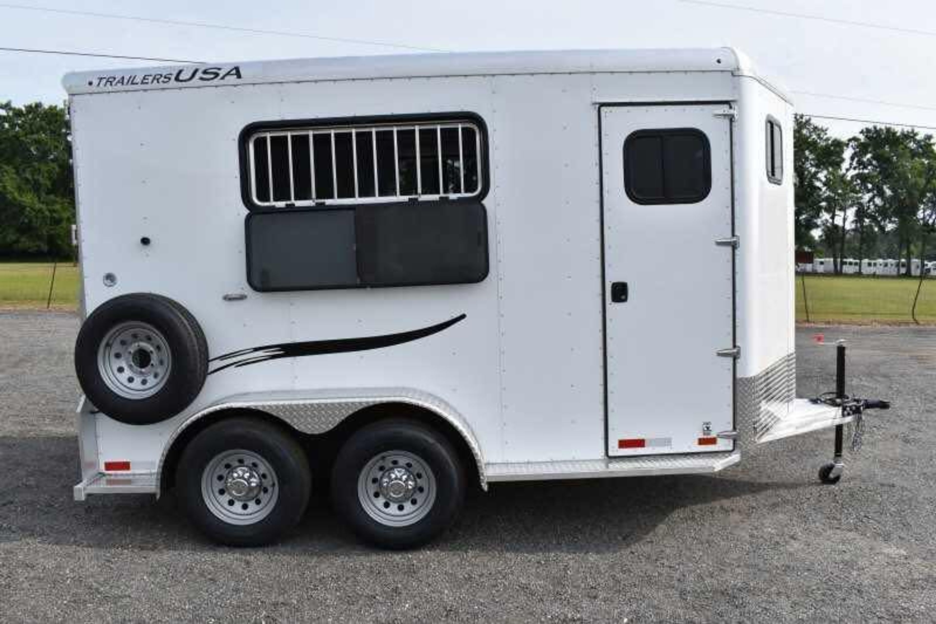 2019 Trailers USA 2HSLBPDLX 2 Horse Trailer — view 10