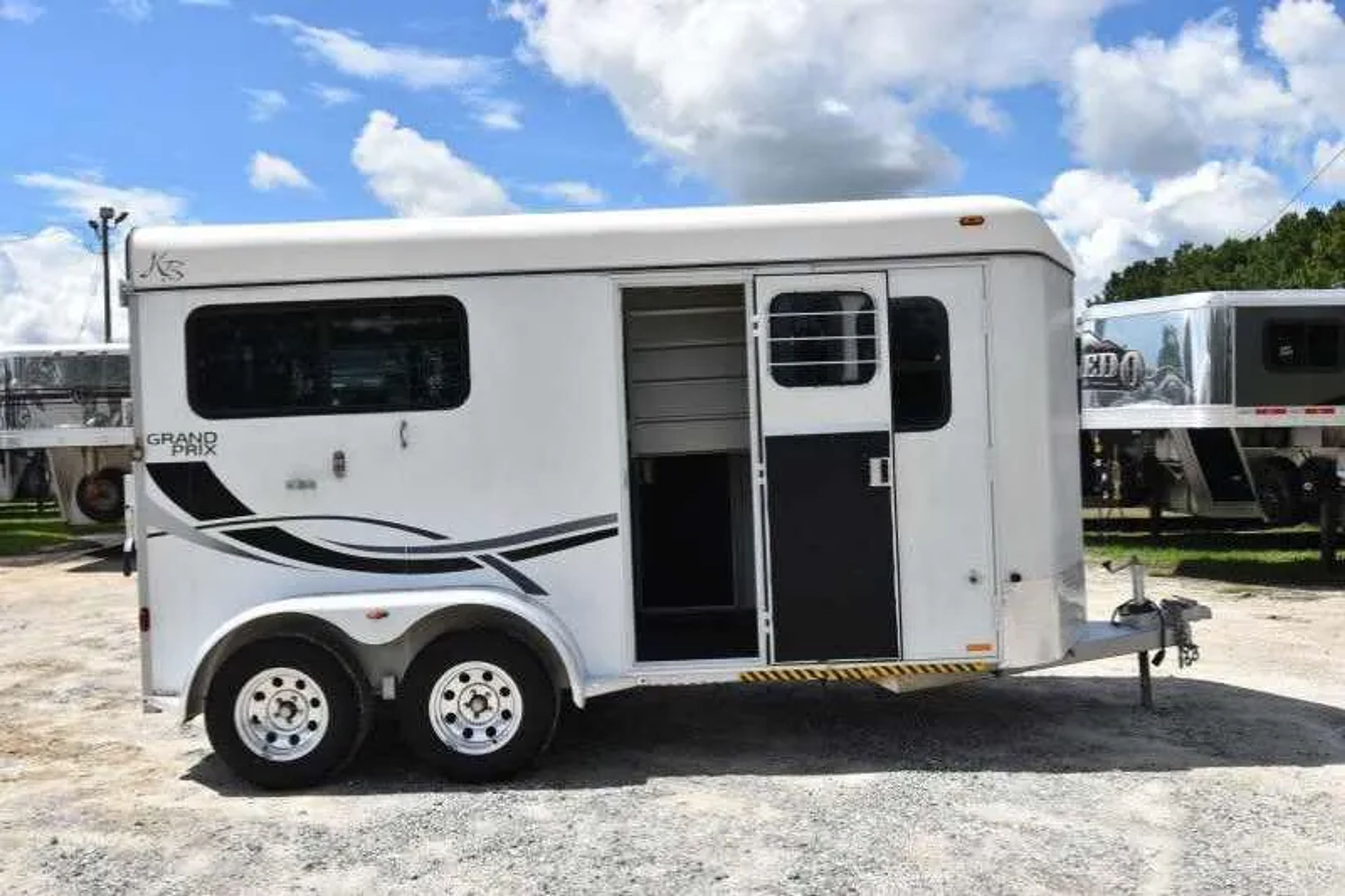 2002 Kiefer Built 2 Horse Bumper Pull — view 14