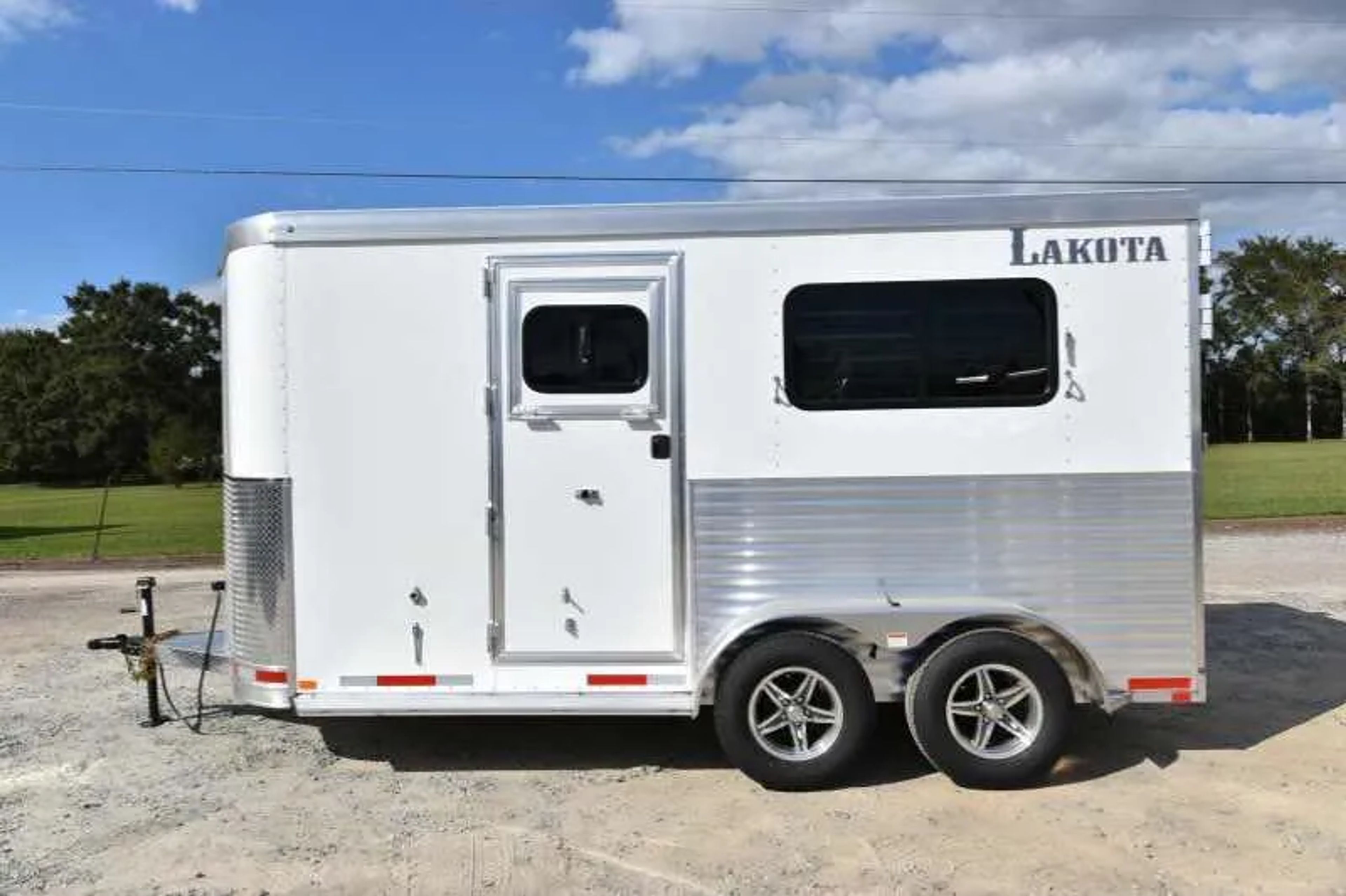 2018 Lakota 2HBPST 2 Horse Trailer — view 20