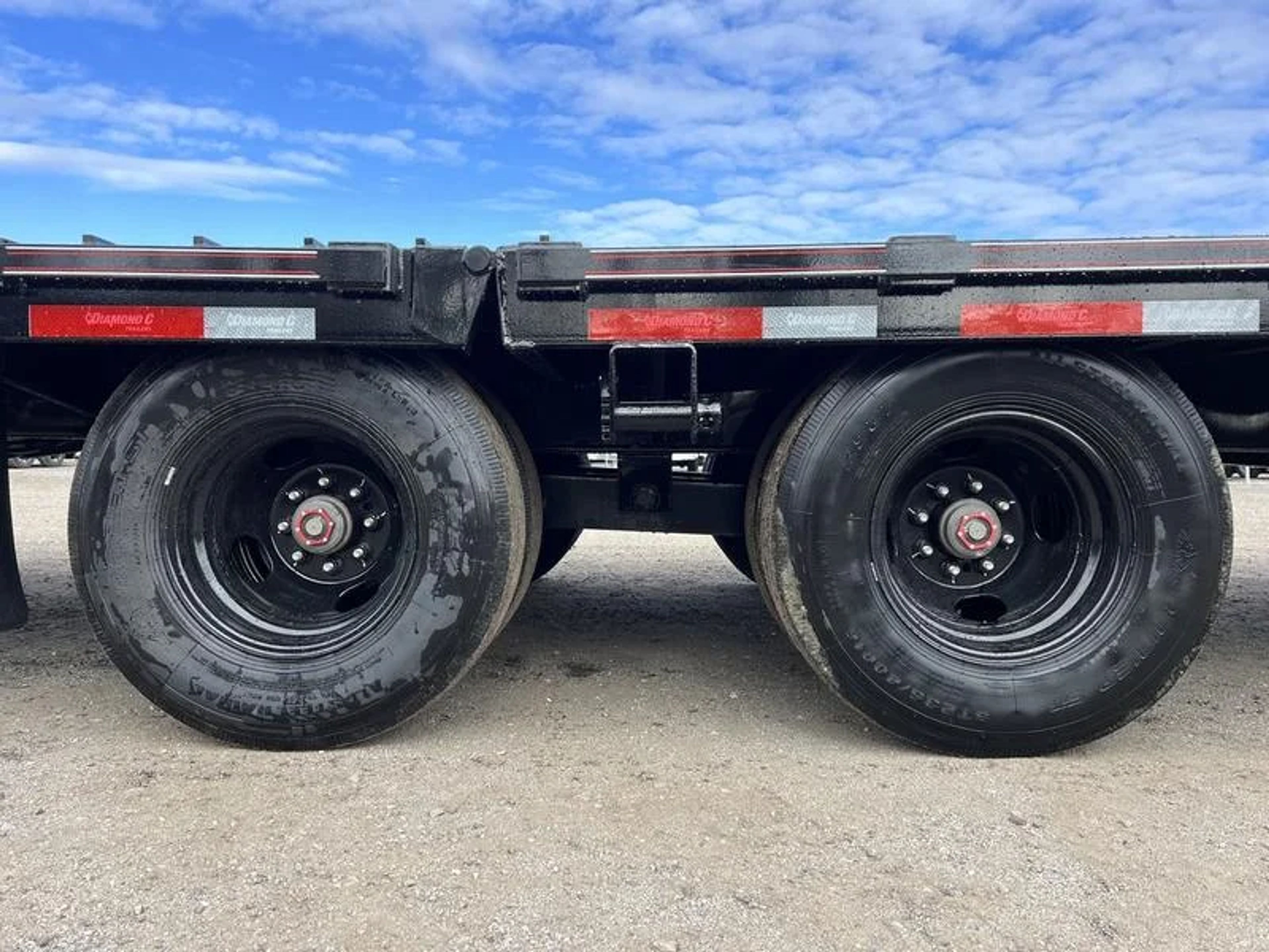 2024 Diamond C 8.5×35 25K Gooseneck Equipment Trailer w/Spare Mount — view 6