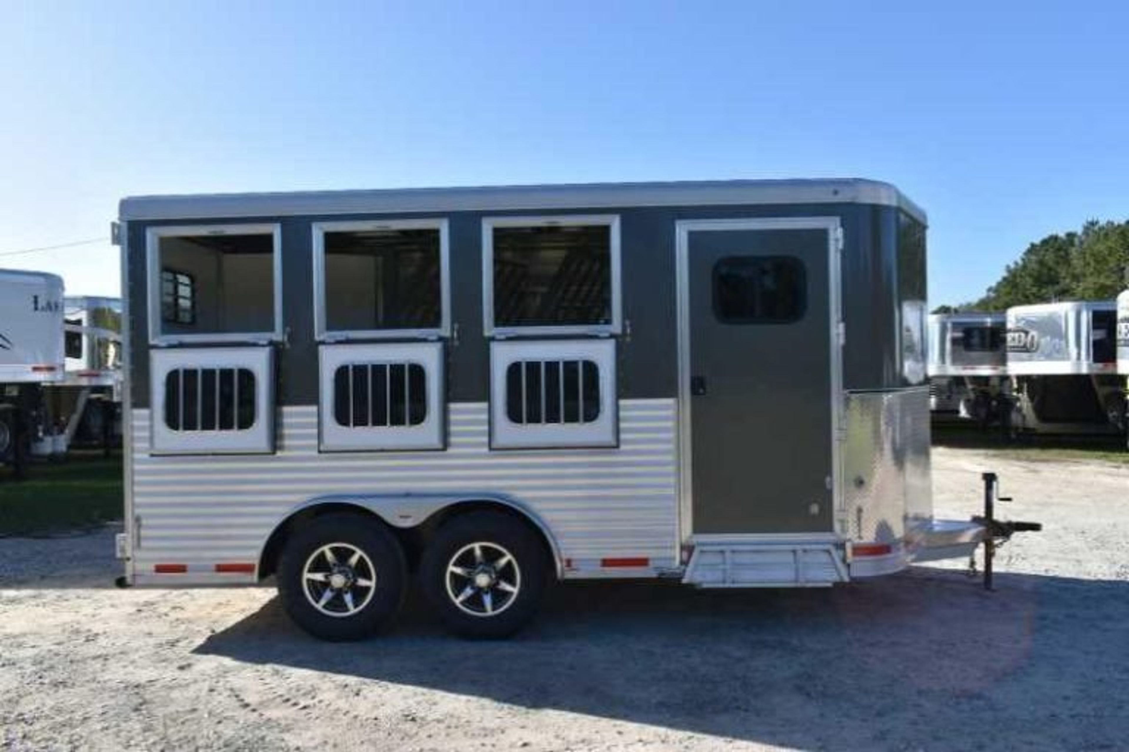 2018 Lakota 83HBPSL 3 Horse Trailer — view 5