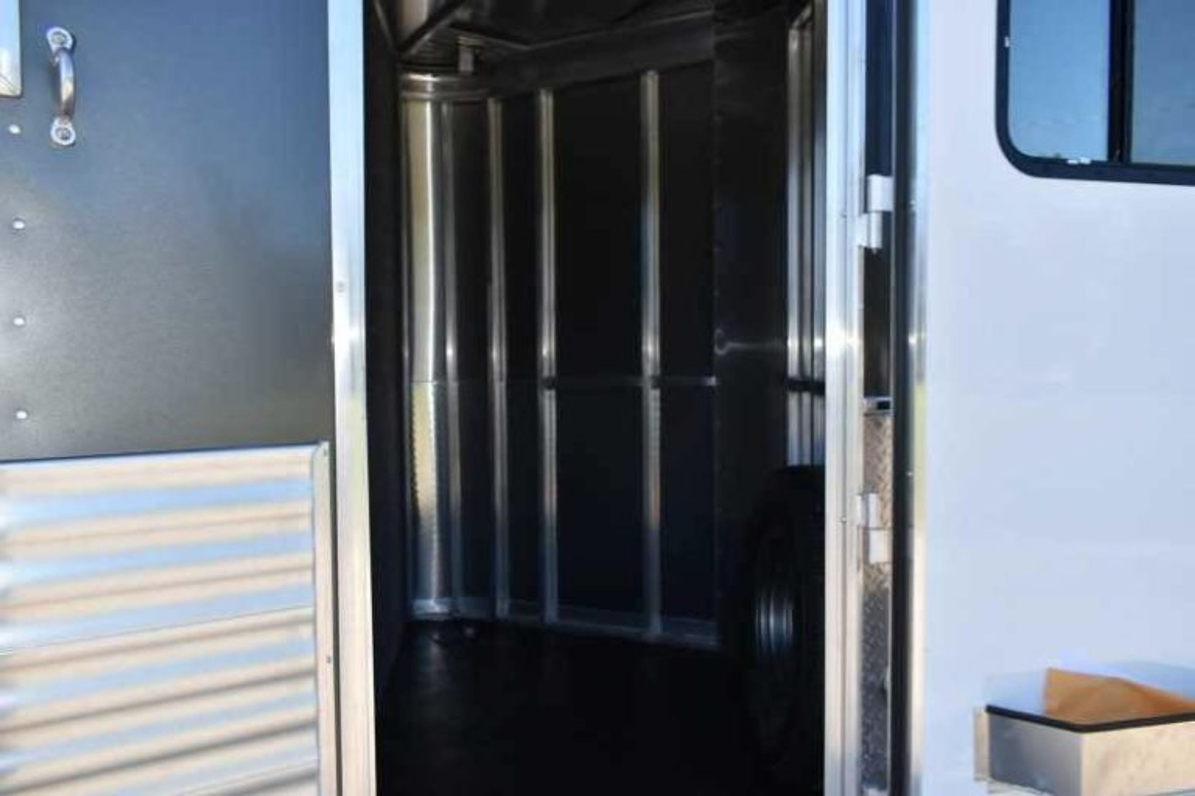 2018 Lakota 83HBPSL 3 Horse Trailer — view 11