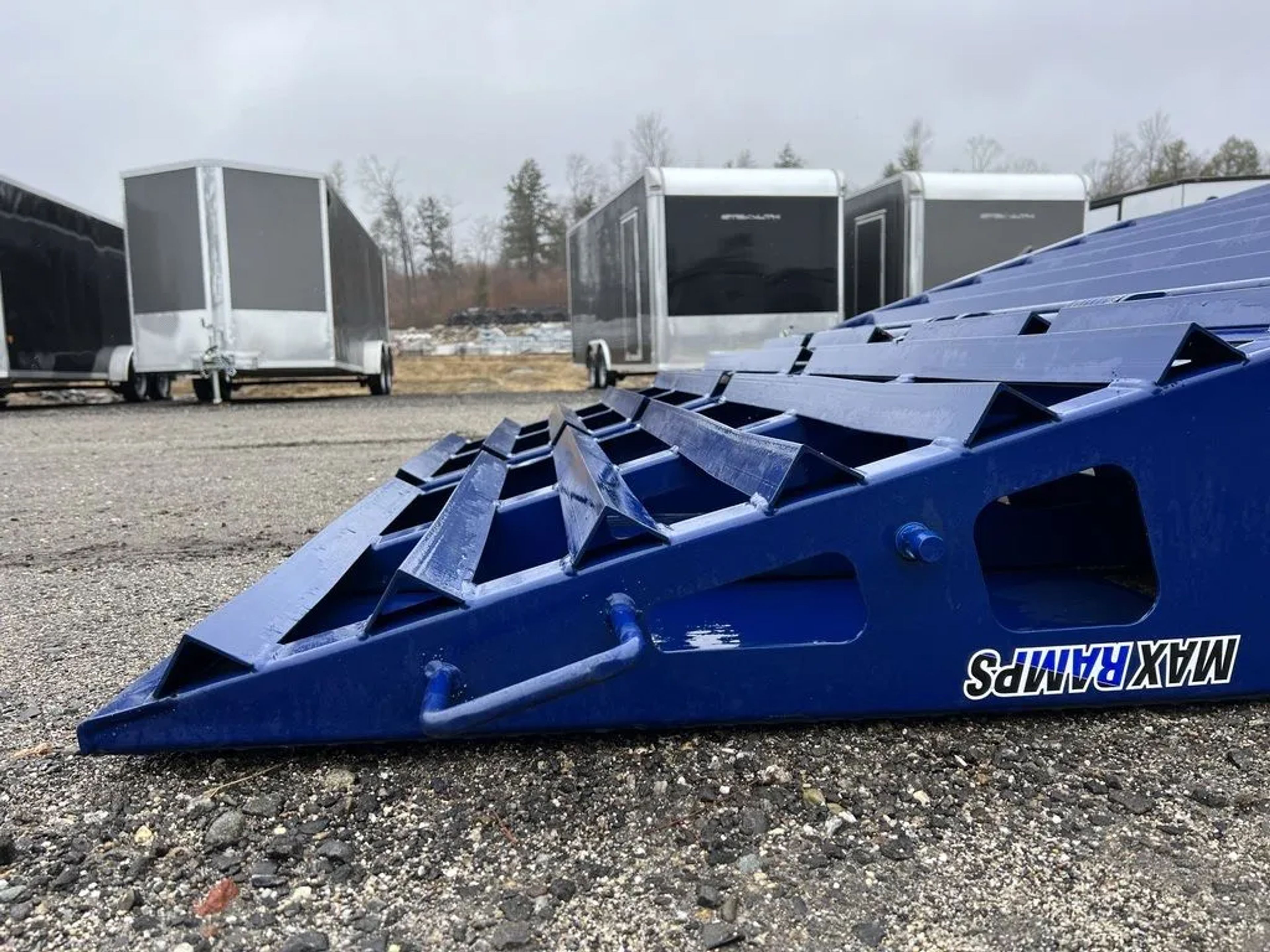2022 Diamond C 7×24 20K Low Profile Equipment Trailer w/Max Ramps — view 10